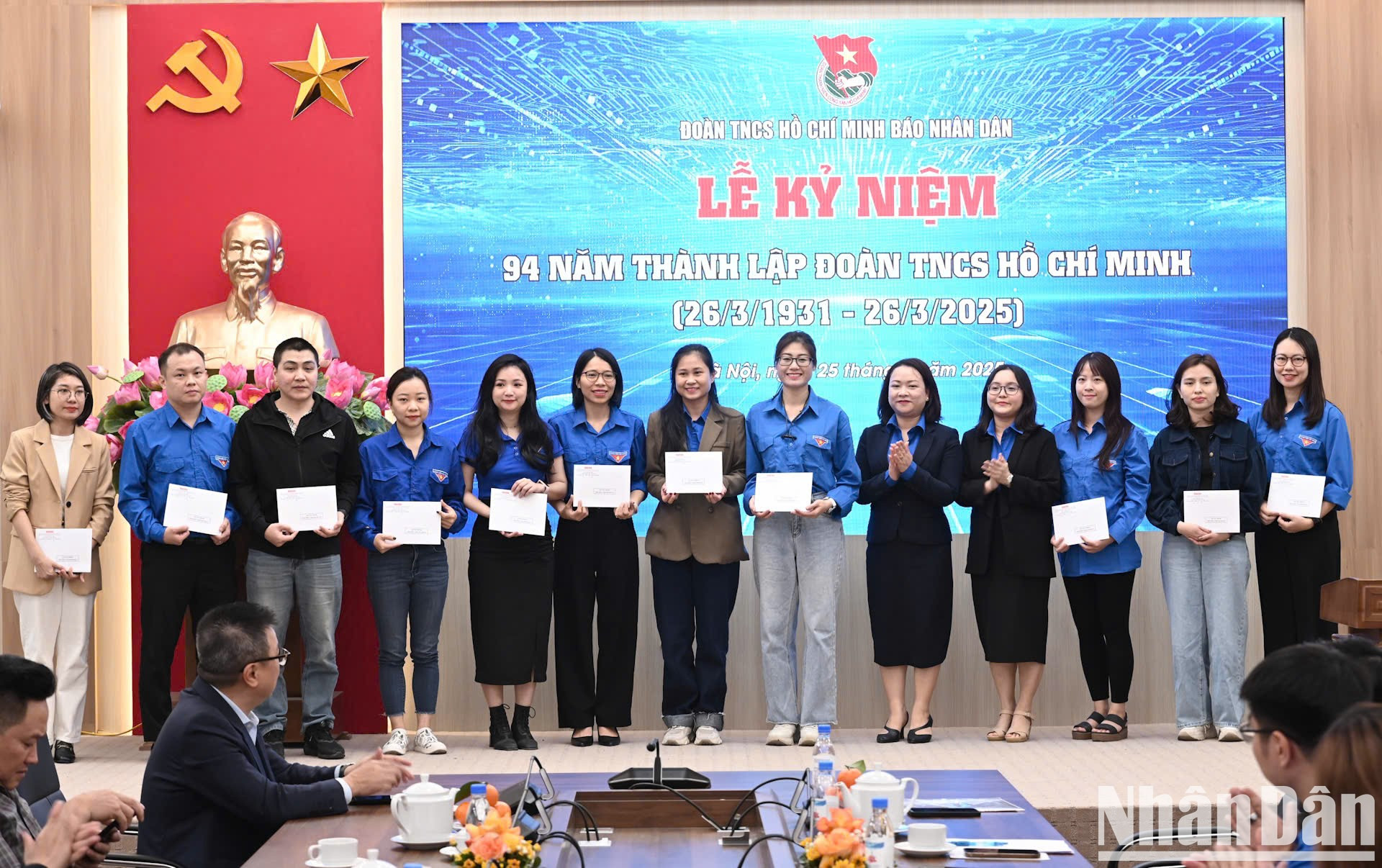 Los empleados que han cumplido su plazo de membresía en la Unión. Los empleados que han cumplido su plazo de membresía en la Unión.