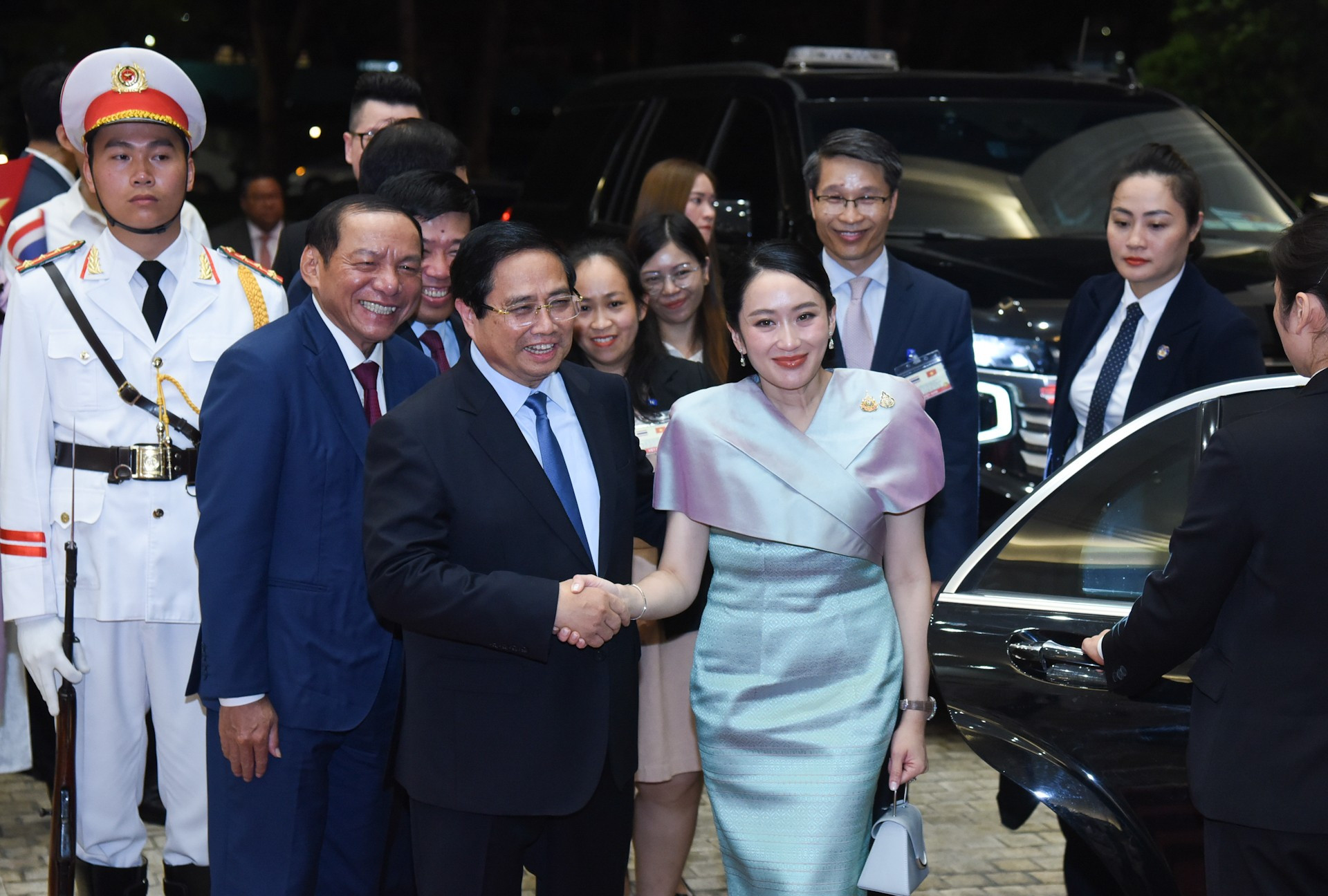El premier Pham Minh Chinh recibe a la primera ministra de Tailandia, Paetongtarn Shinawatra. El premier Pham Minh Chinh recibe a la primera ministra de Tailandia, Paetongtarn Shinawatra.
