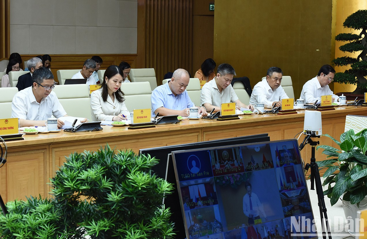 Representantes de los ministerios y sectores.