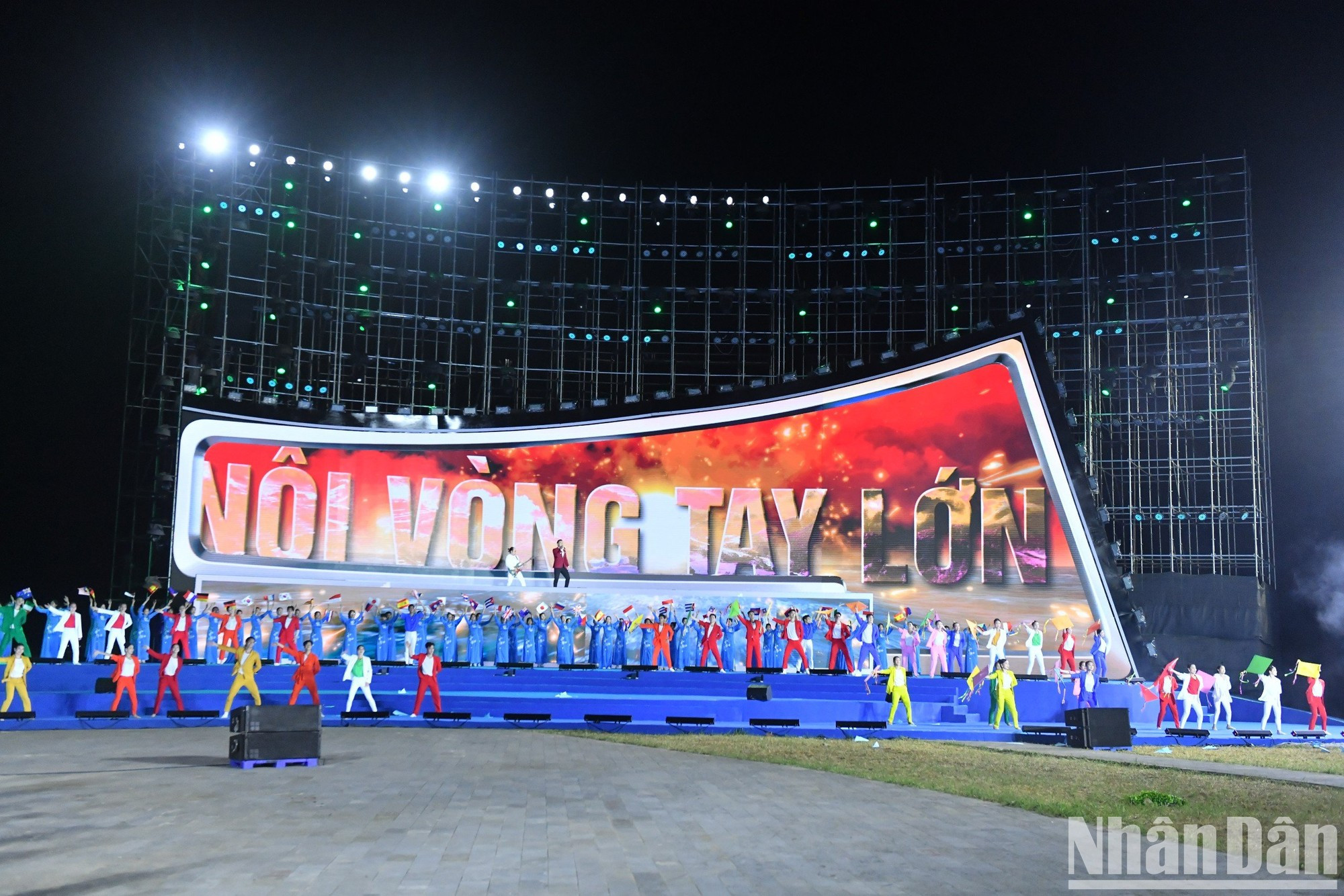 El mundo en el que vivimos es uno, como uno seremos todos si creemos juntos en el valor inmutable de la paz. Resonamos y difundimos el poder del espíritu de solidaridad a fin de generar semillas de esperanza para una vida pacífica y feliz en el futuro, además de desarrollar valores positivos. El mundo en el que vivimos es uno, como uno seremos todos si creemos juntos en el valor inmutable de la paz. Resonamos y difundimos el poder del espíritu de solidaridad a fin de generar semillas de esperanza para una vida pacífica y feliz en el futuro, además de desarrollar valores positivos.