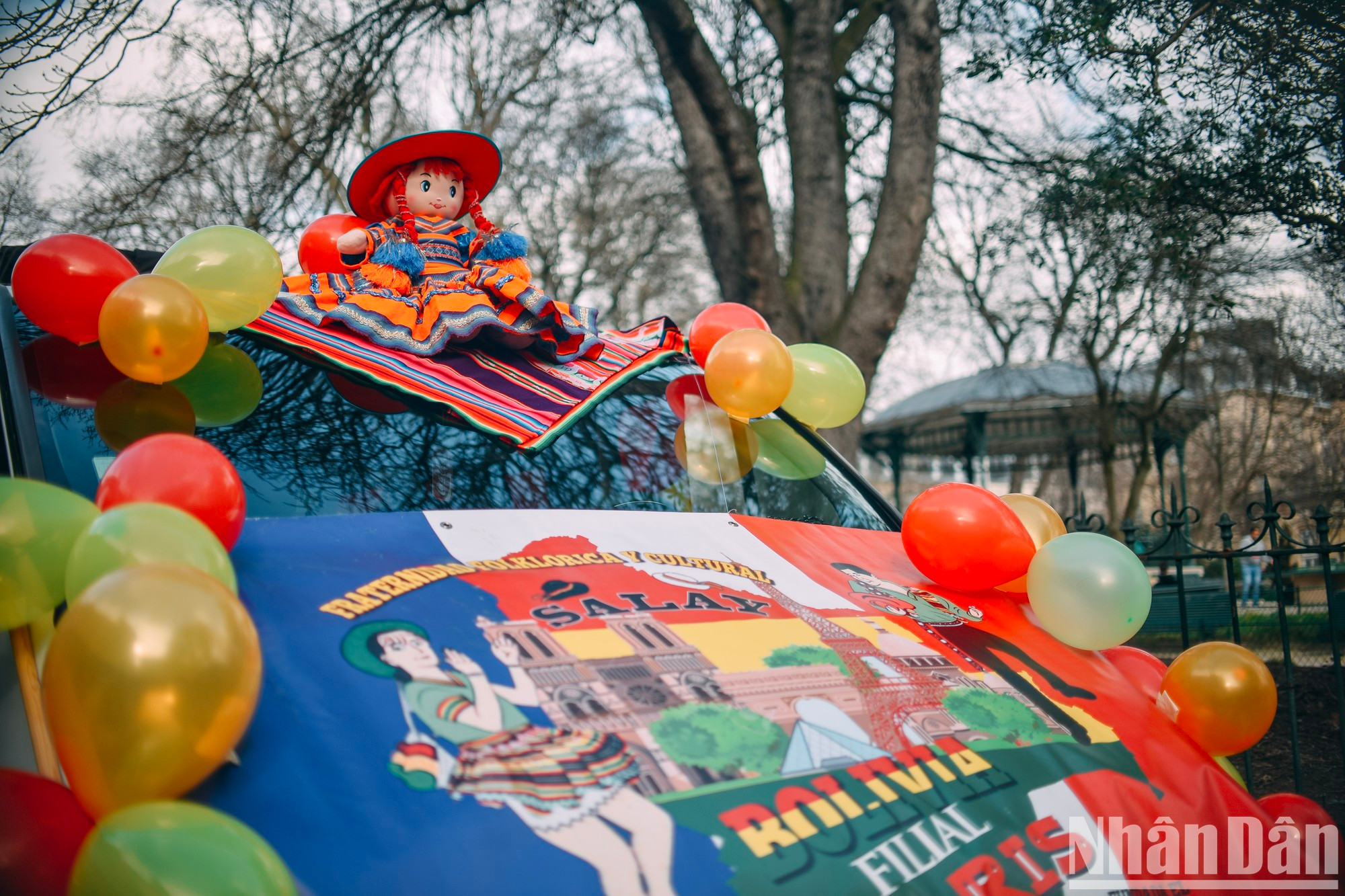 Para animar el sombrío ambiente invernal, durante las vacaciones en este tiempo se celebra el Carnaval de París. Para animar el sombrío ambiente invernal, durante las vacaciones en este tiempo se celebra el Carnaval de París.