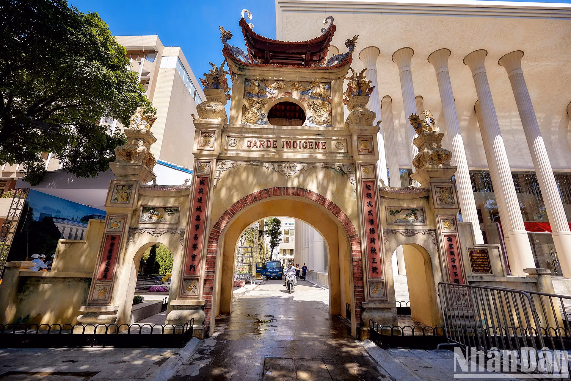 El Teatro Ho Guom está llamado a convertirse en un símbolo cultural y turístico de Hanói y de Vietnam. El Teatro Ho Guom está llamado a convertirse en un símbolo cultural y turístico de Hanói y de Vietnam.