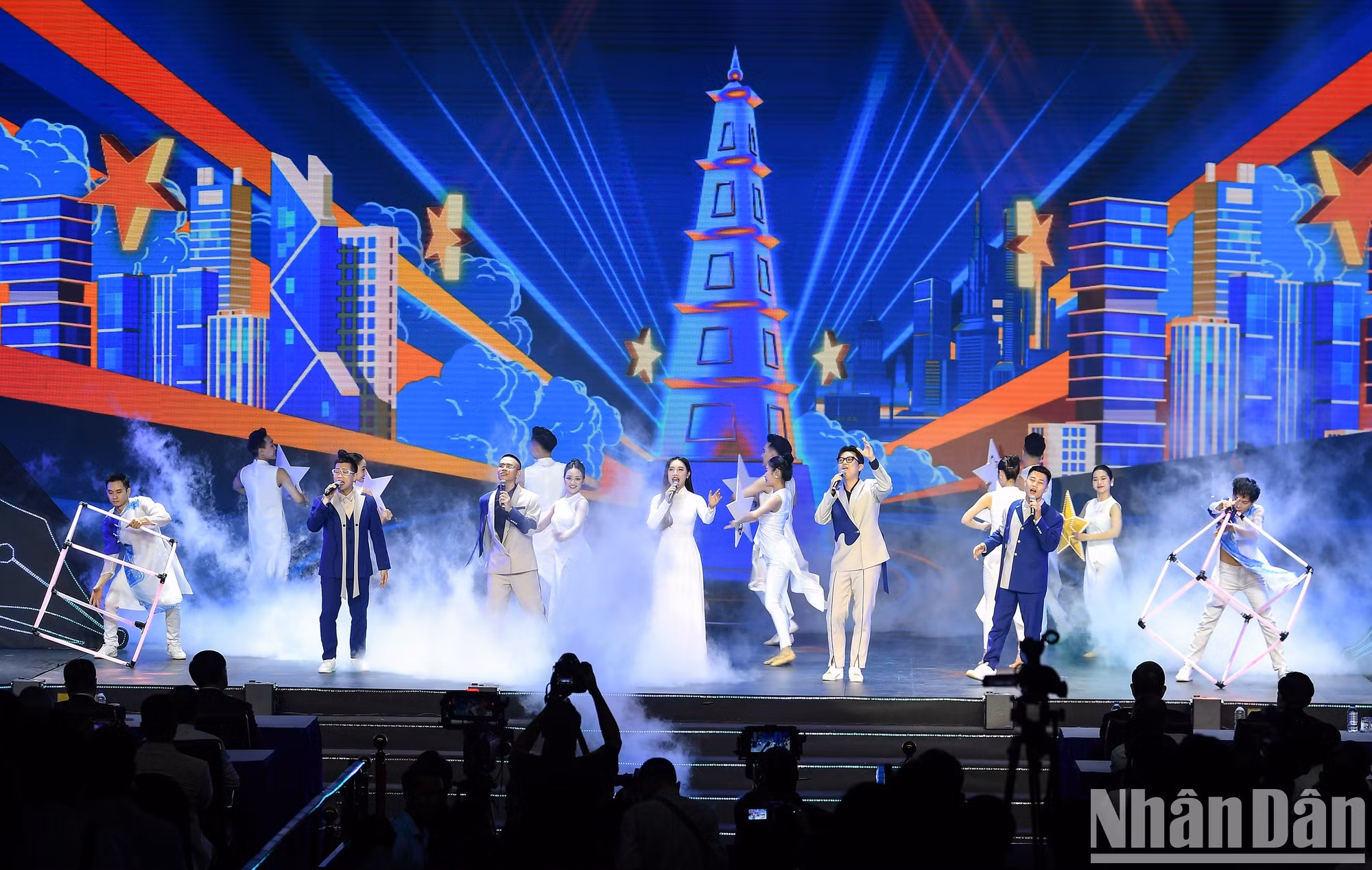 El tema de la edición de este año es "La aspiración y la valentía de Vietnam"