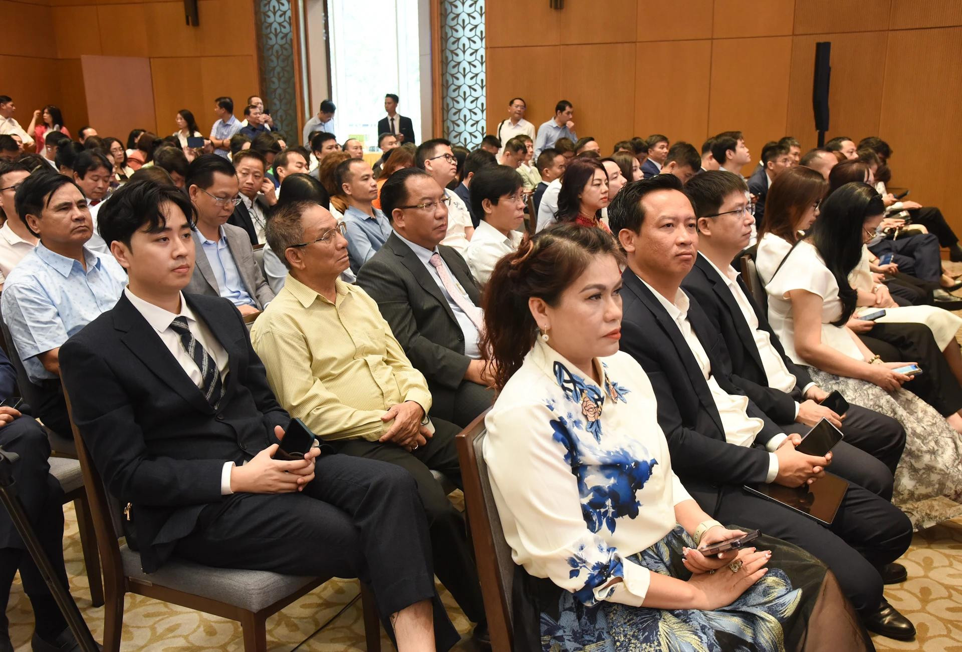 Los asistentes a la cita. Los asistentes a la cita.