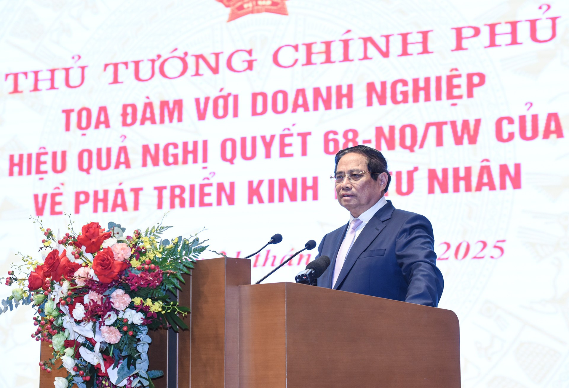 El primer ministro vietnamita, Pham Minh Chinh, habla en el evento. El primer ministro vietnamita, Pham Minh Chinh, habla en el evento.