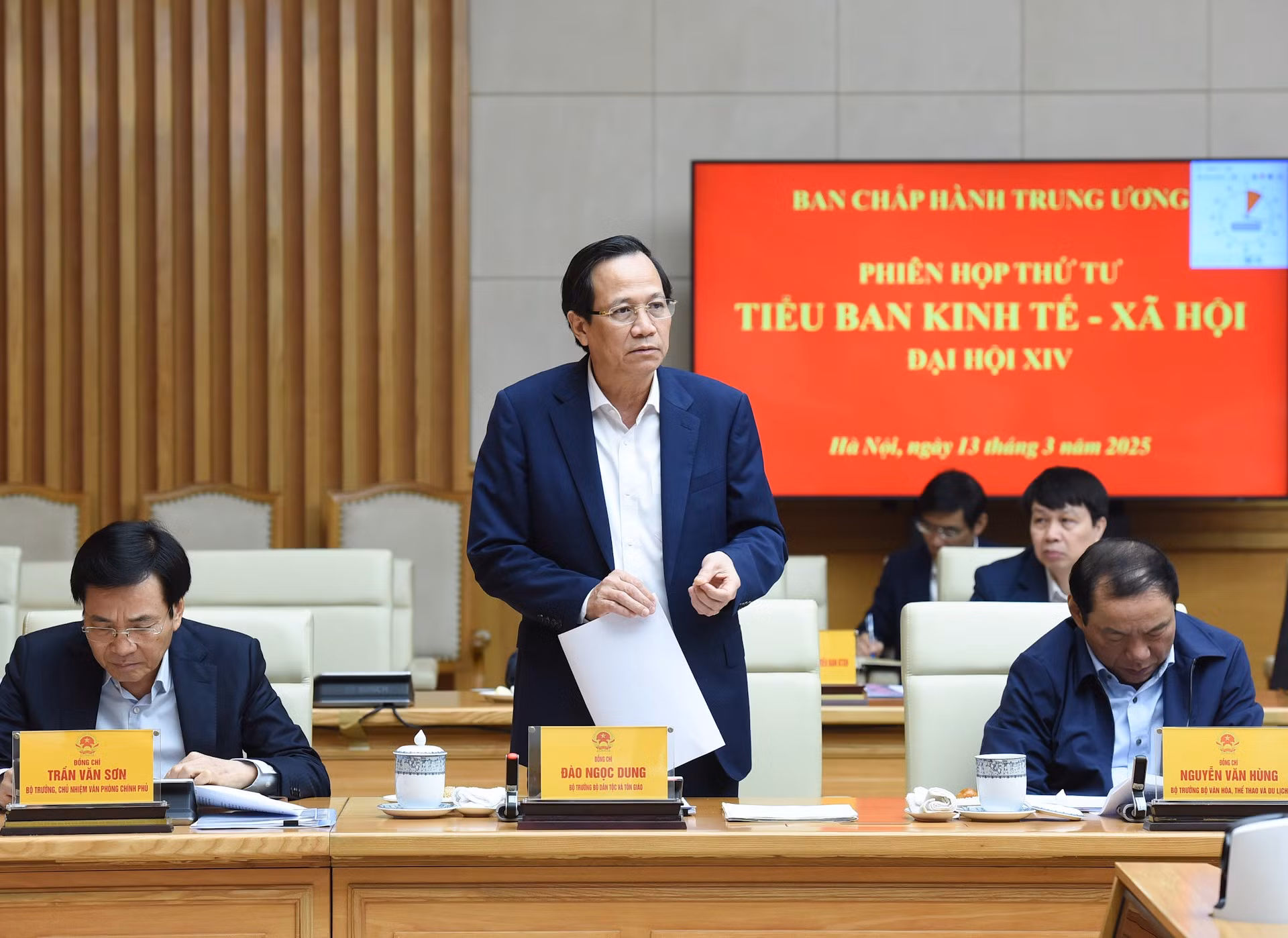 El ministro de Minorías Étnicas y Religiones, Dao Ngoc Dung, habla en el evento.