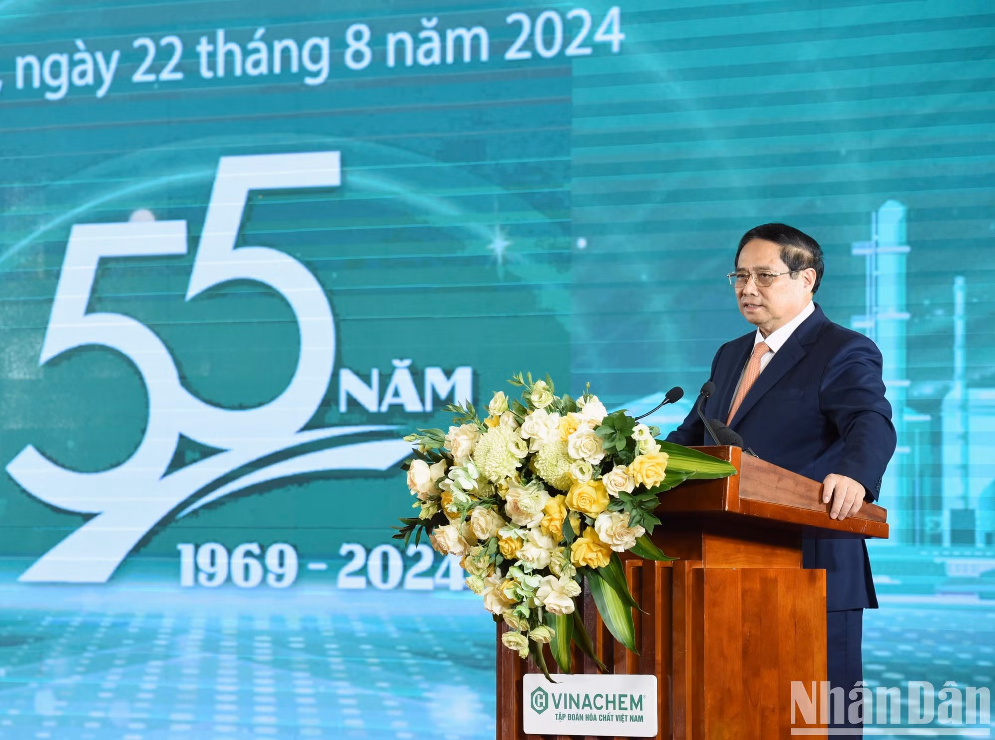 El jefe de Gobierno vietnamita habla en el evento.