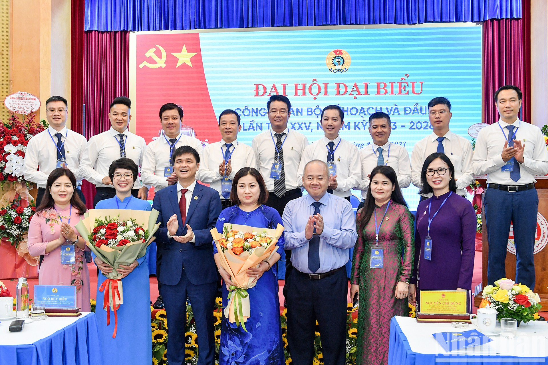 El Comité Ejecutivo de la organización en el nuevo mandato. El Comité Ejecutivo de la organización en el nuevo mandato.