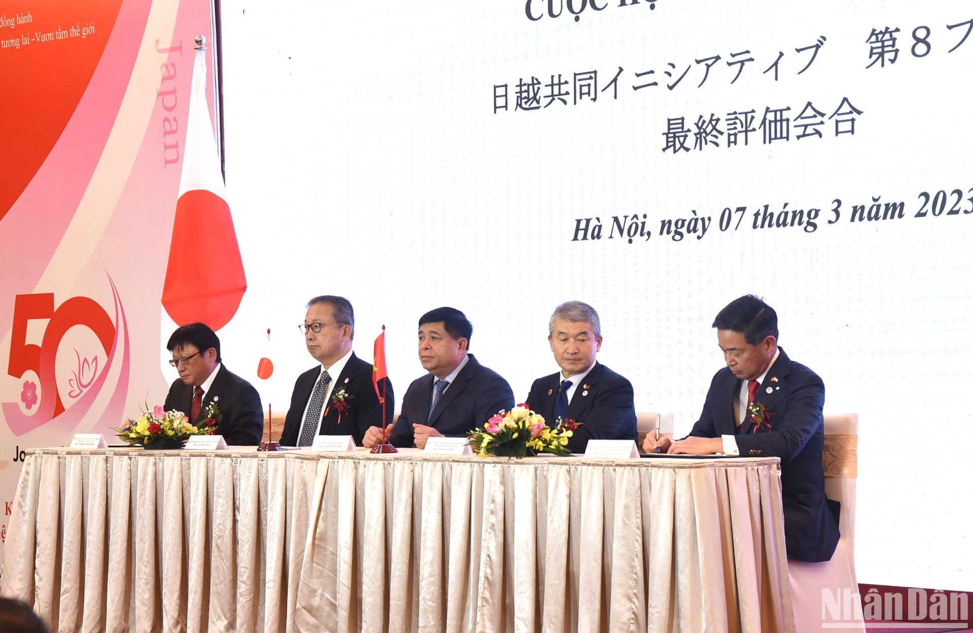 La ceremonia de firma del acta concluye la fase 8 de la Iniciativa Conjunta Vietnam-Japón.