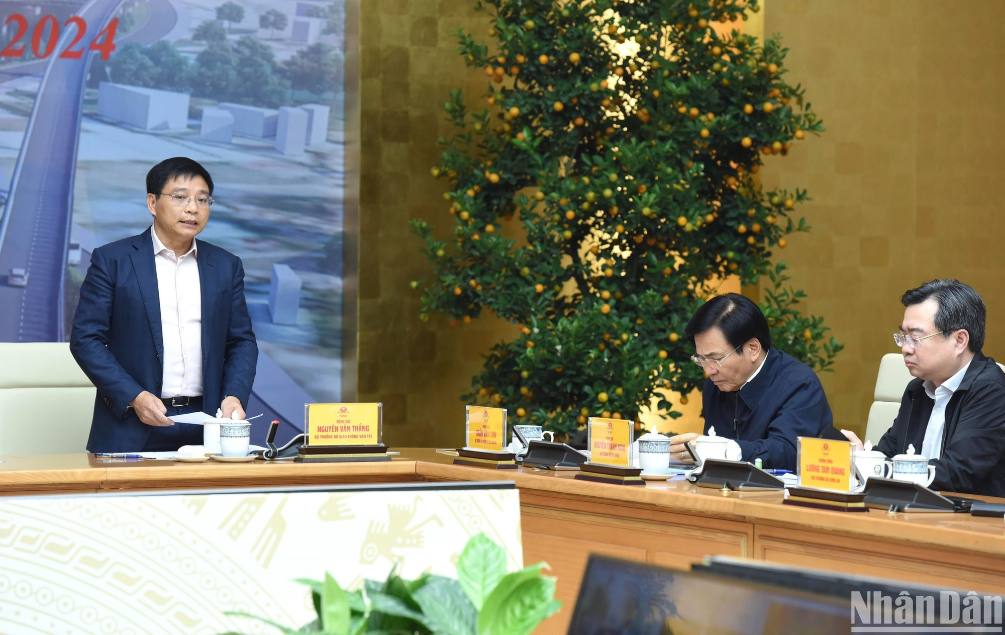 El ministro de Transportes, Nguyen Van Thang. El ministro de Transportes, Nguyen Van Thang.