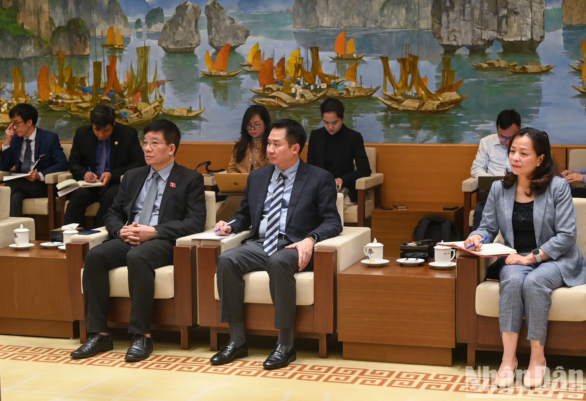 Delegados vietnamitas en la cita.