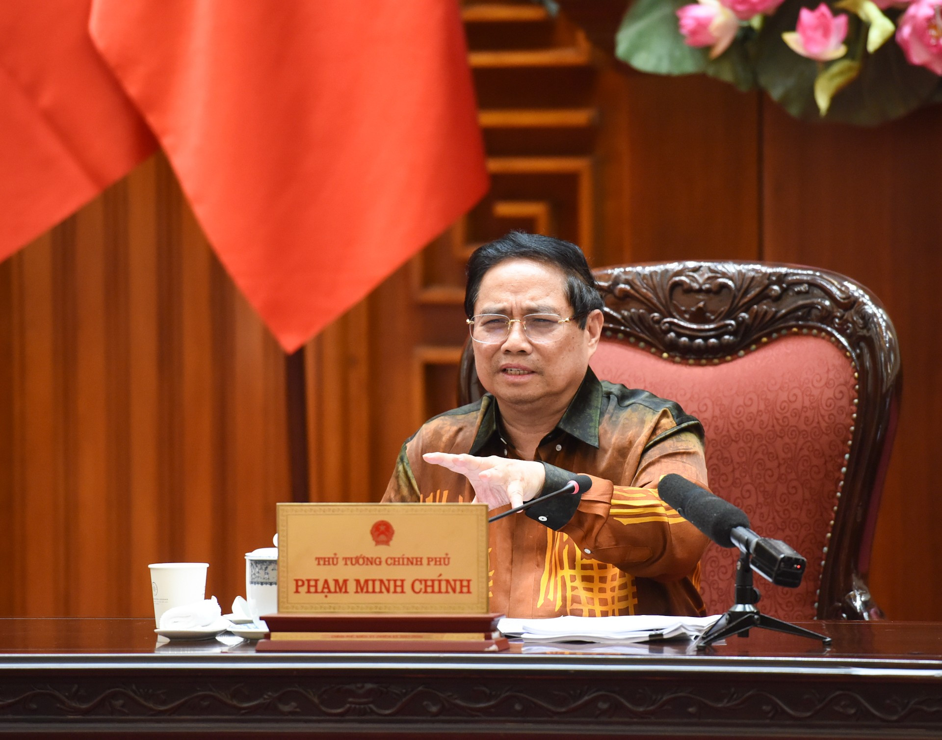 El primer ministro de Vietnam, Pham Minh Chinh, pronuncia un discurso.