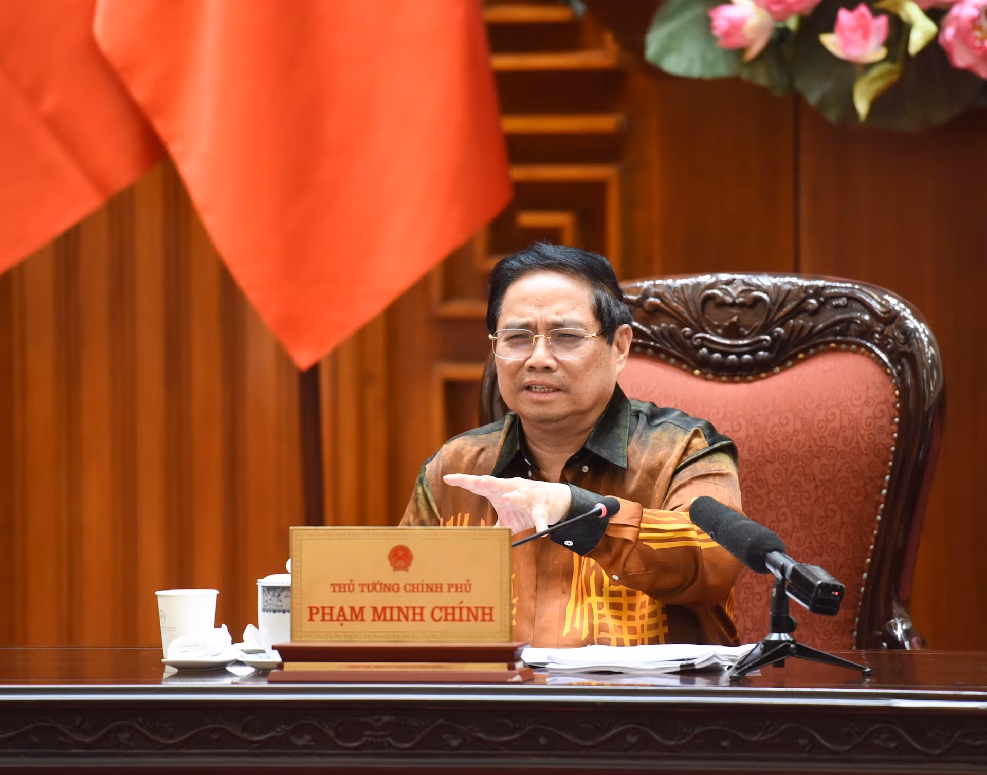 El primer ministro de Vietnam, Pham Minh Chinh, pronuncia un discurso.