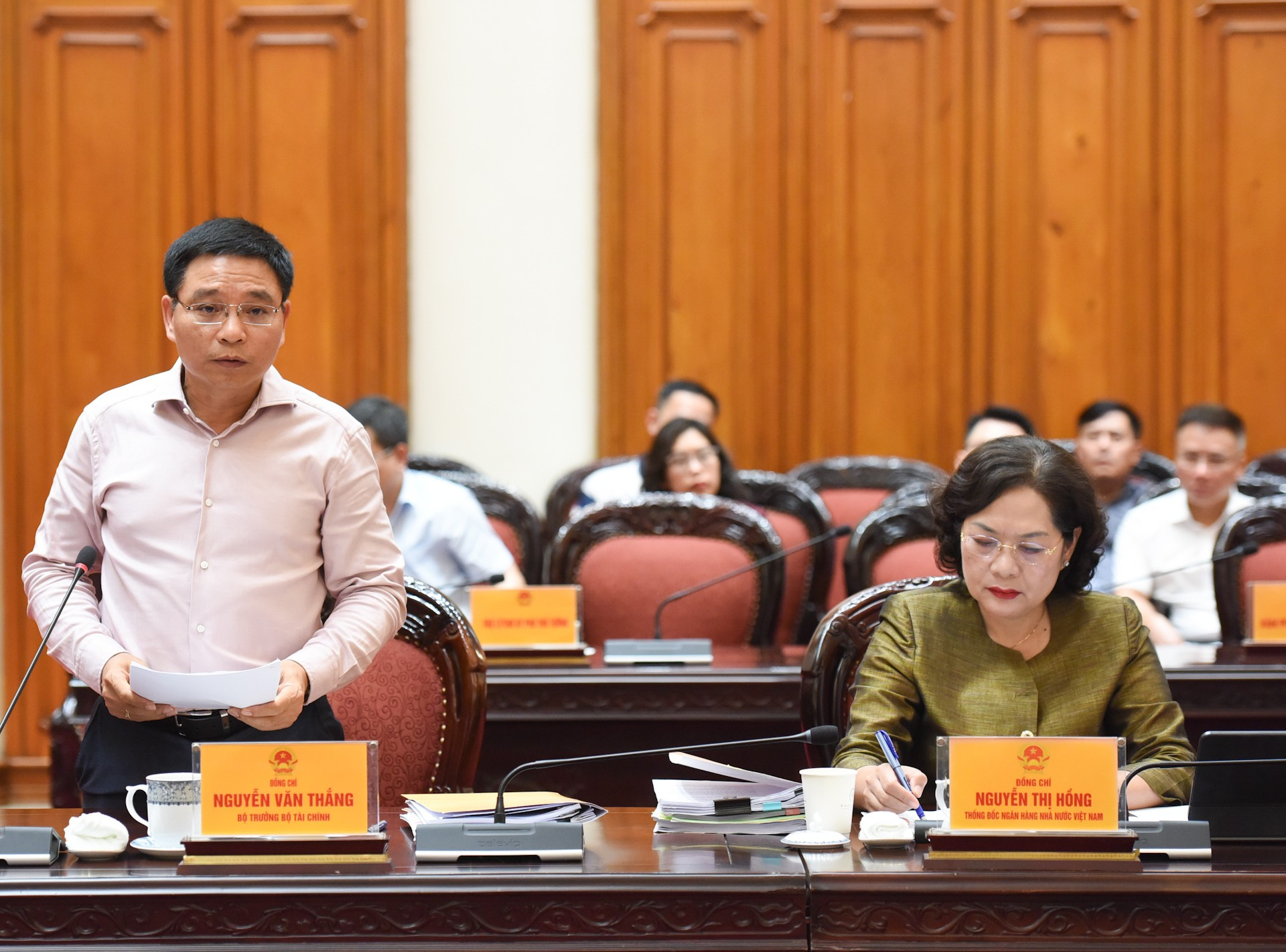 El ministro de Finanzas, Nguyen Van Thang.