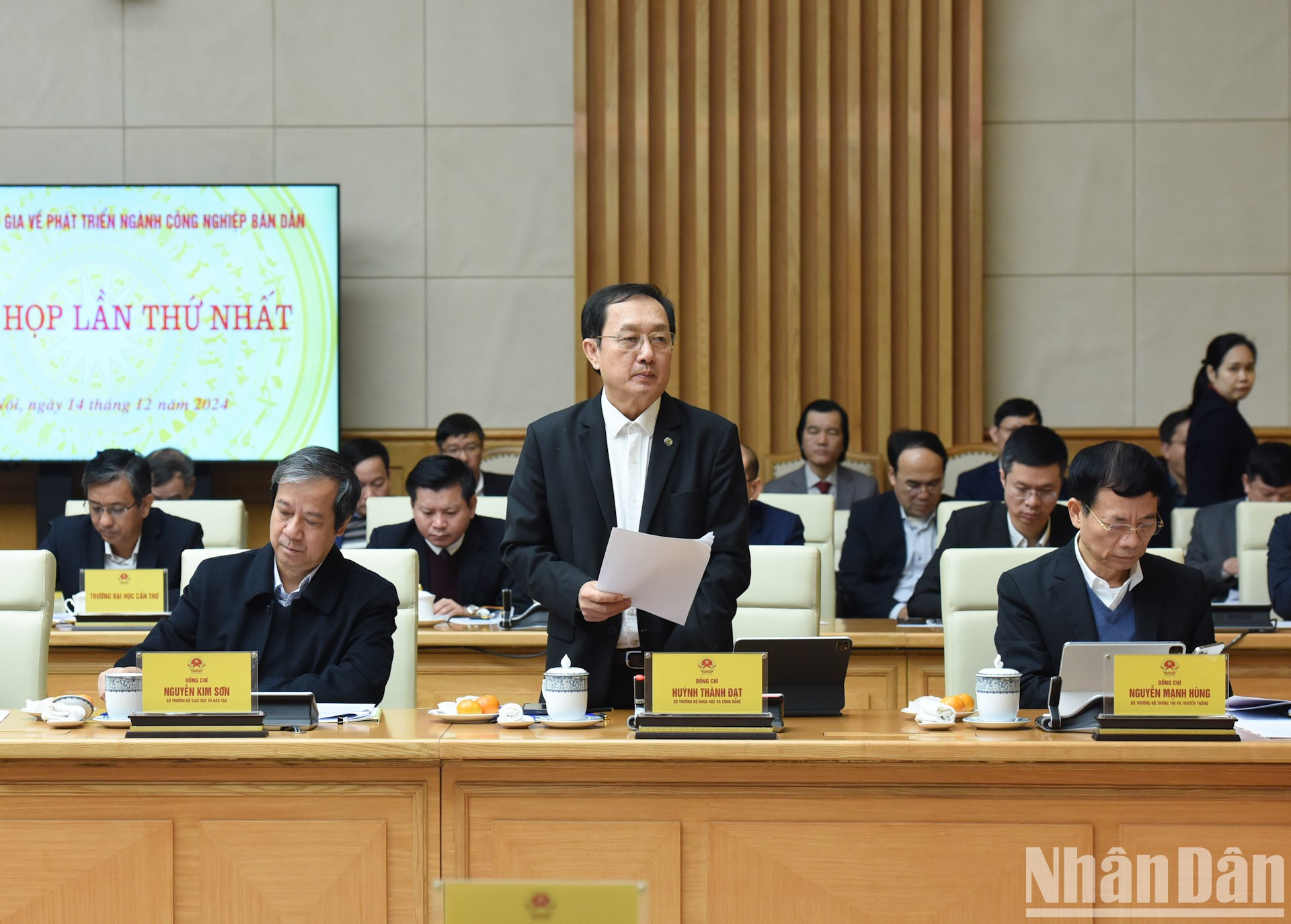 El ministro de Ciencia y Tecnología, Huynh Thanh Dat. El ministro de Ciencia y Tecnología, Huynh Thanh Dat.