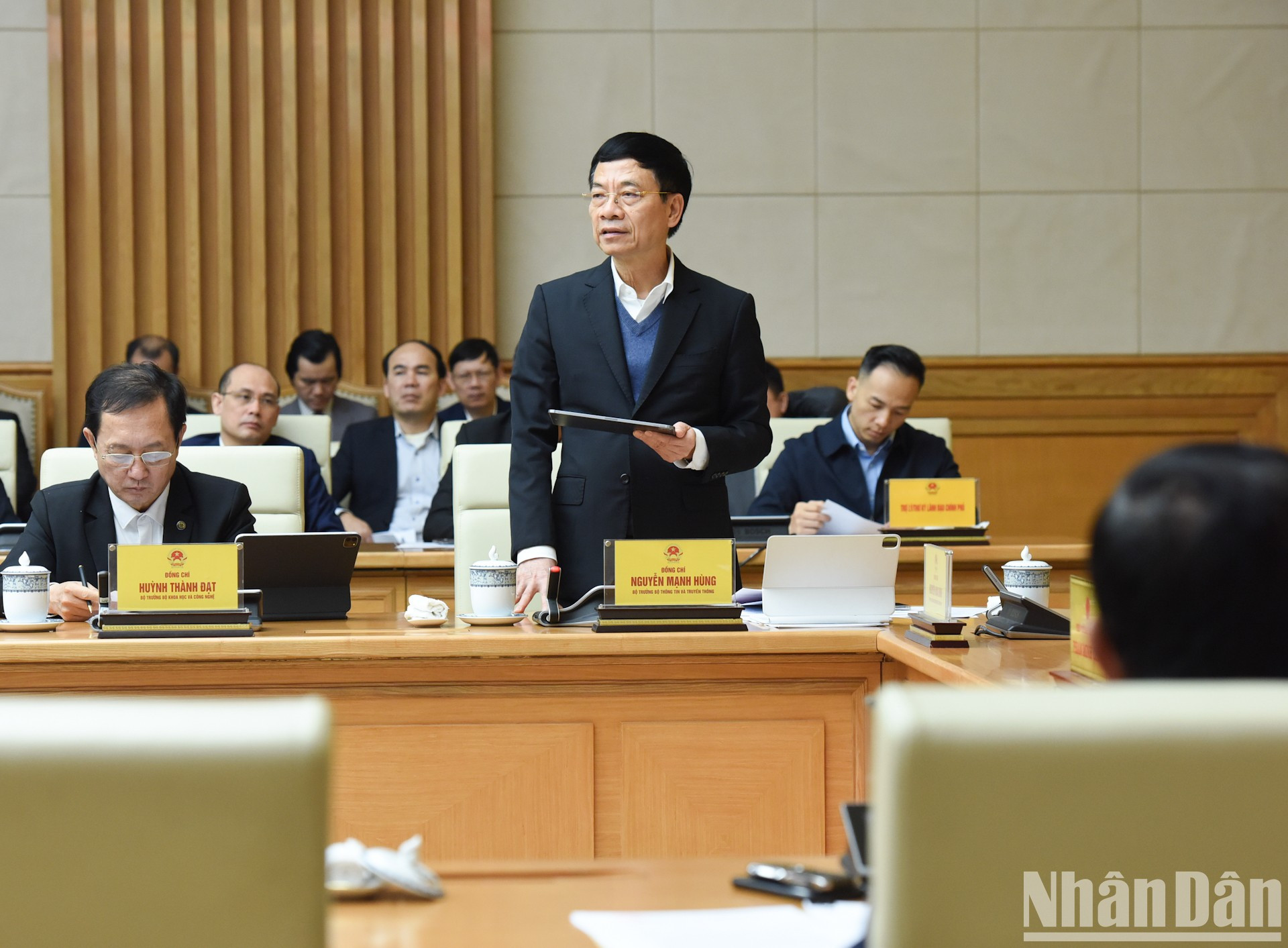 El ministro de Información y Comunicación, Nguyen Manh Hung. El ministro de Información y Comunicación, Nguyen Manh Hung.