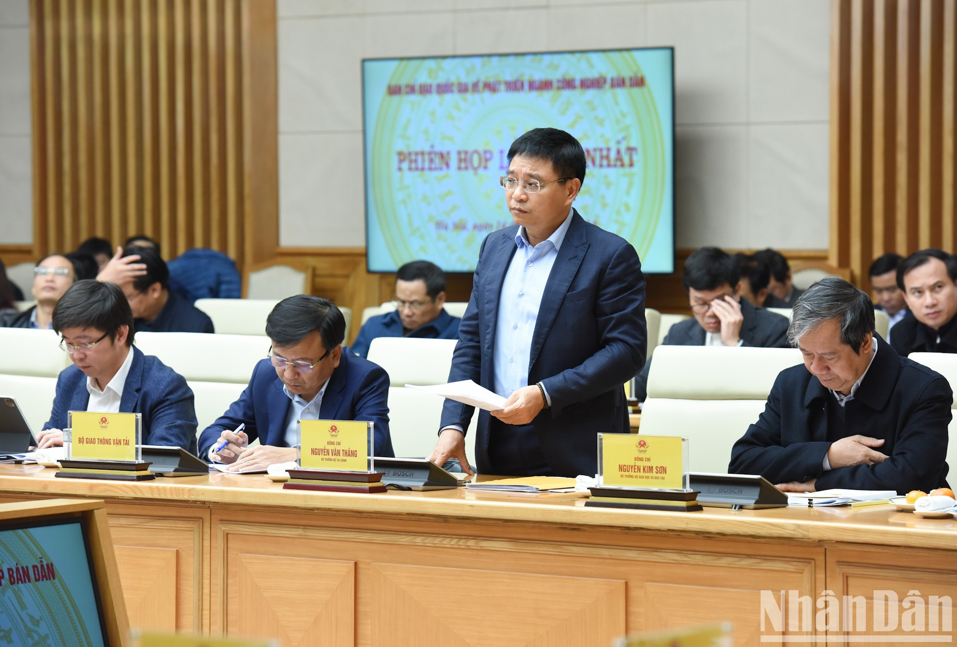 El ministro de Finanzas, Nguyen Van Thang. El ministro de Finanzas, Nguyen Van Thang.