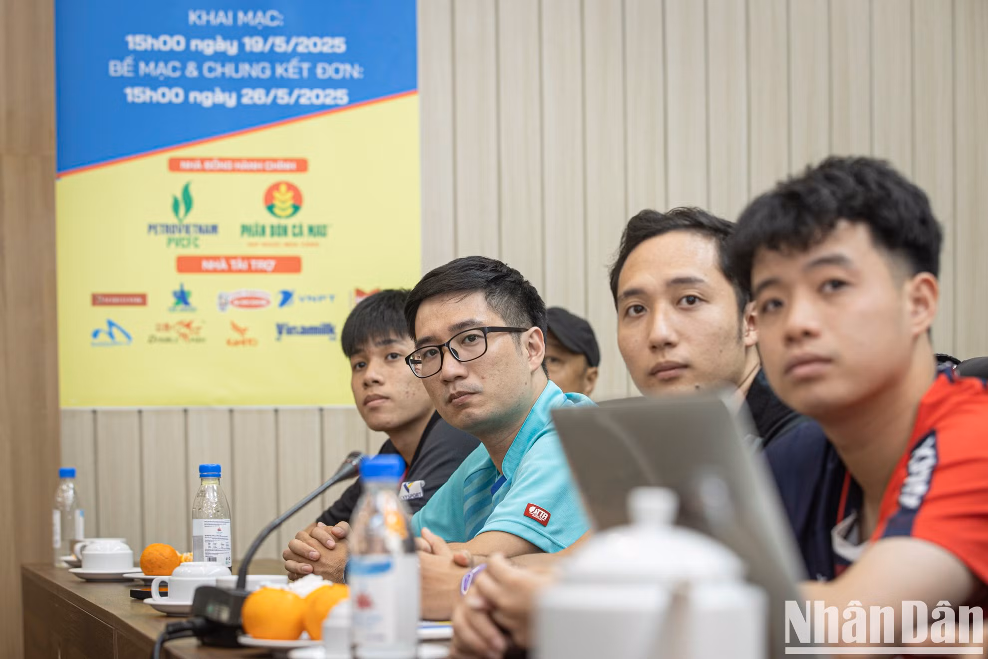 Representantes de medios de comunicación y deportistas en la rueda de prensa. Representantes de medios de comunicación y deportistas en la rueda de prensa.