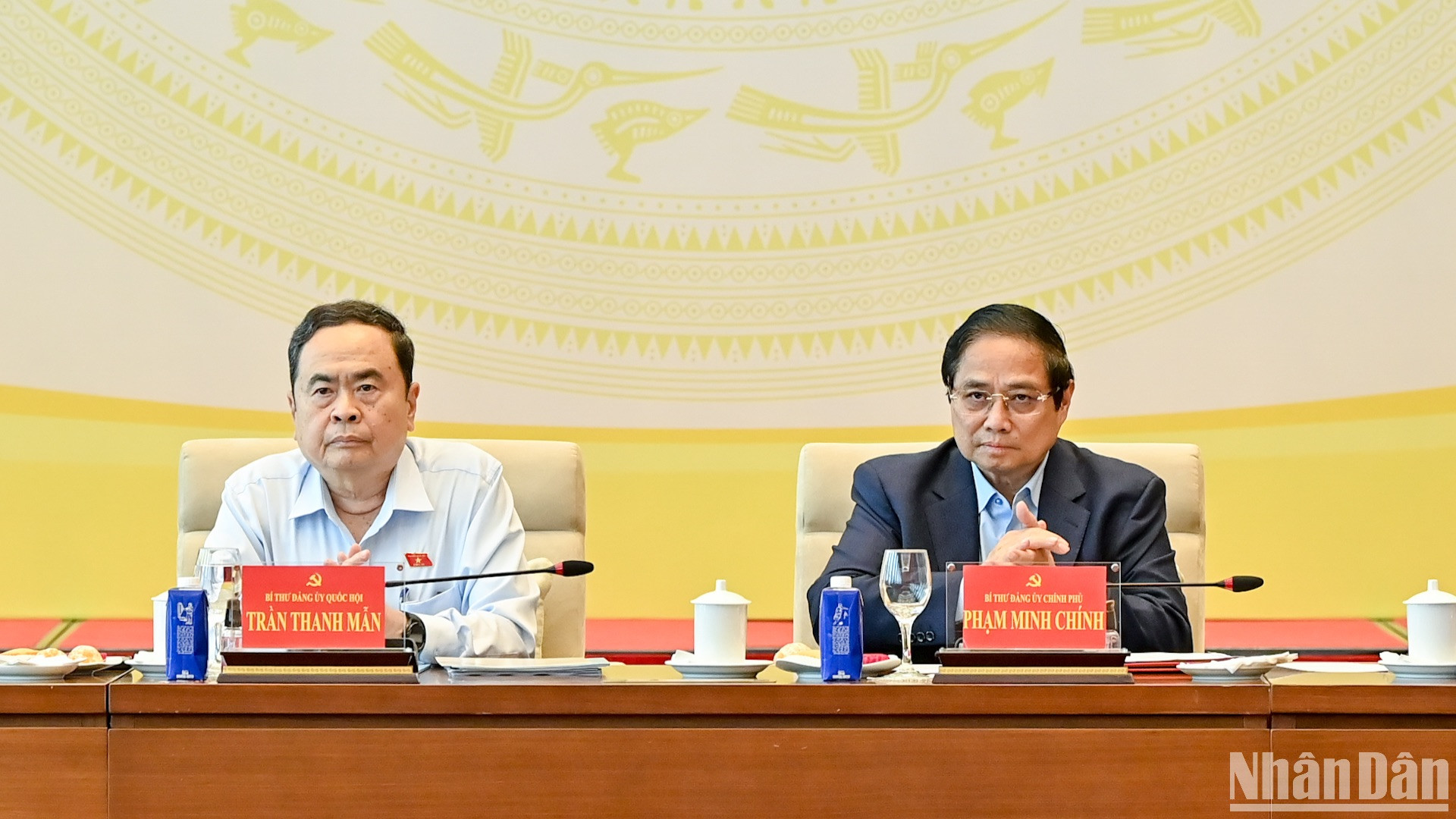 [Foto] Reúnen entre líderes del Parlamento y del Gobierno vietnamita sobre novena período de sesiones de la Asamblea Nacional de XV Legislatura