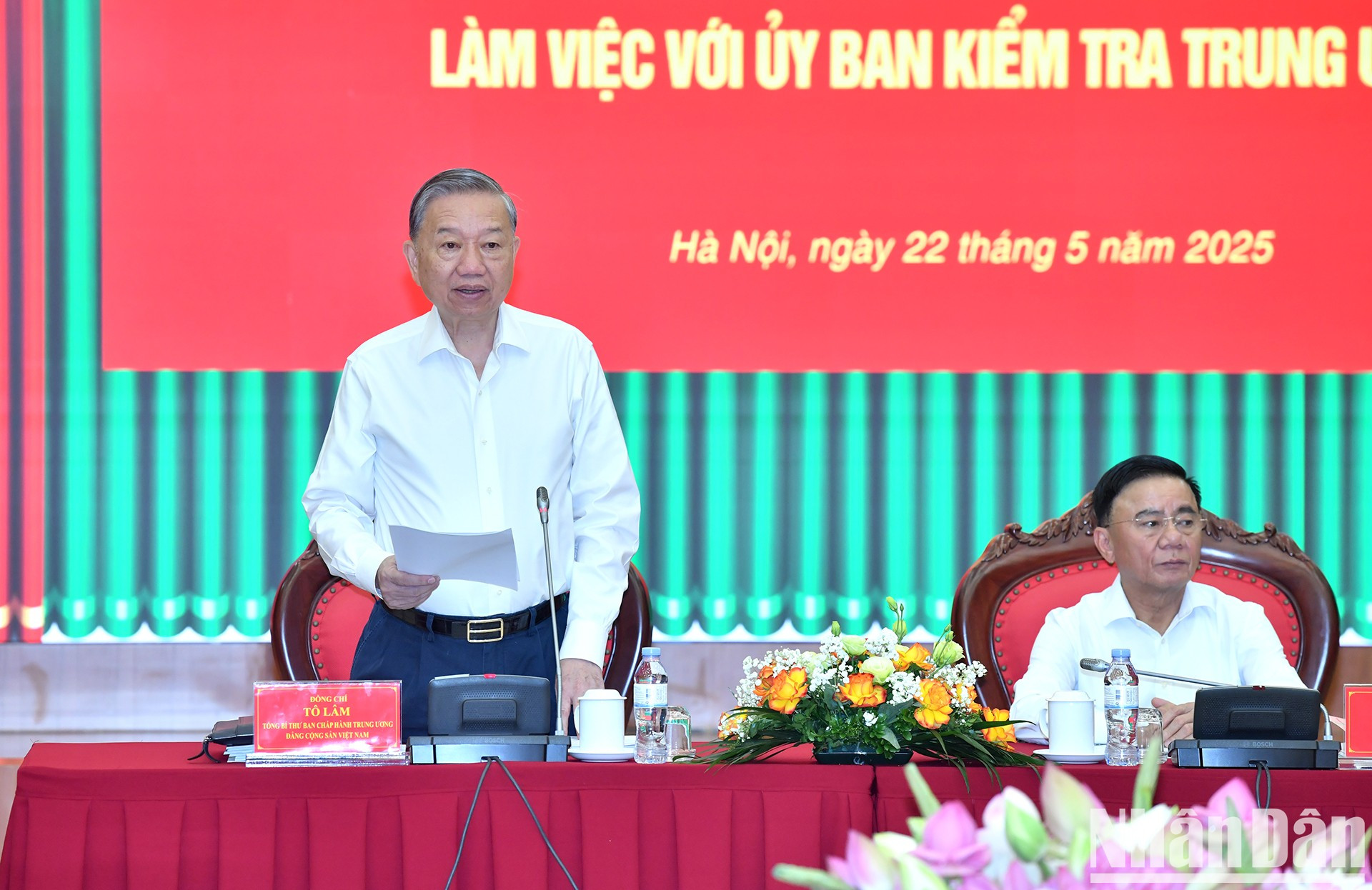 El secretario general del Partido Comunista de Vietnam, To Lam, habla en la reunión.