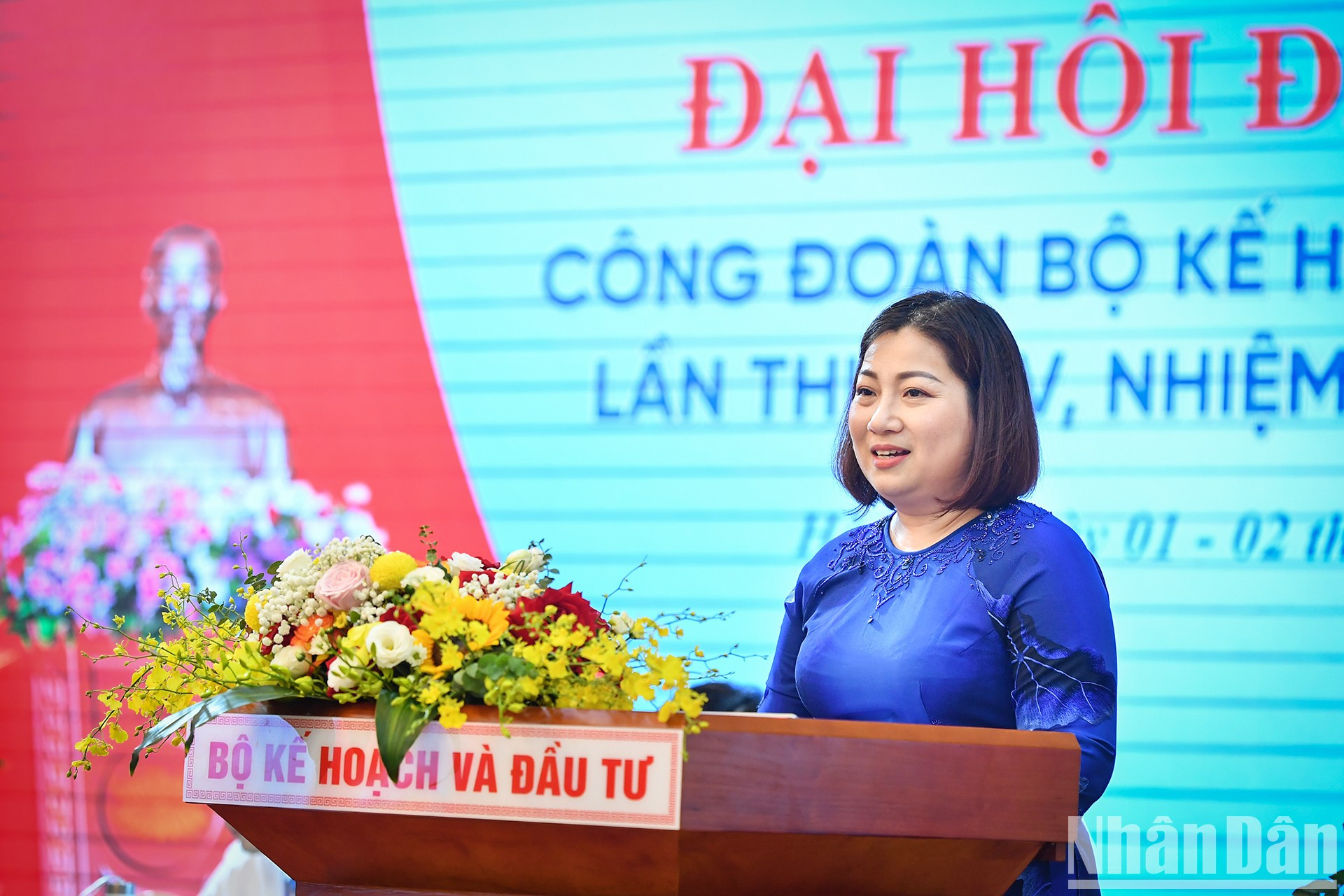 La presidenta del Sindicato de la cartera, Le Thi Tuong Thu, pronuncia un discurso de apertura. La presidenta del Sindicato de la cartera, Le Thi Tuong Thu, pronuncia un discurso de apertura.