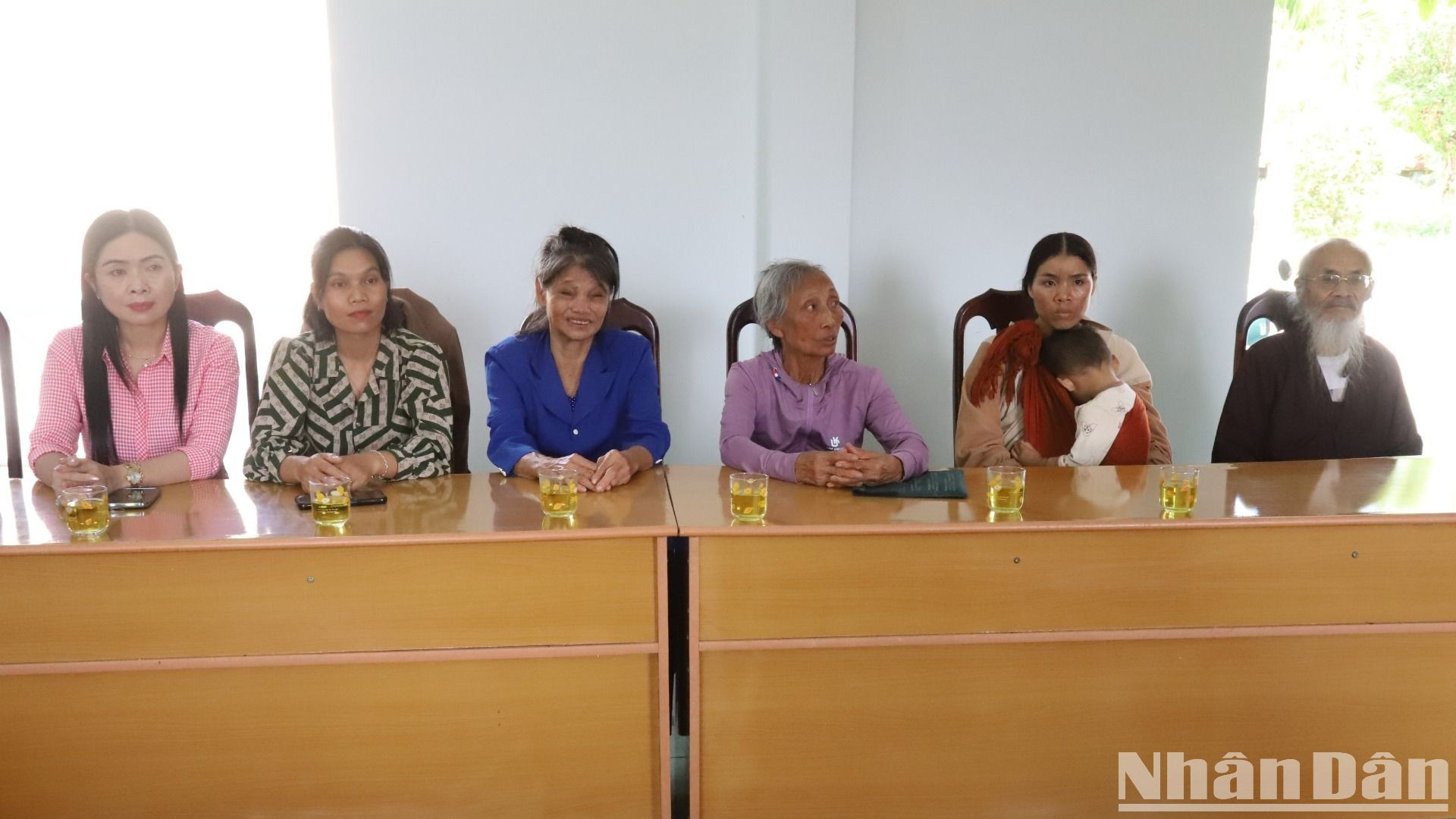 Periódico Nhan Dan dona fondos para construir casas de caridad en distrito remoto ảnh 2 Periódico Nhan Dan dona fondos para construir casas de caridad en distrito remoto ảnh 2