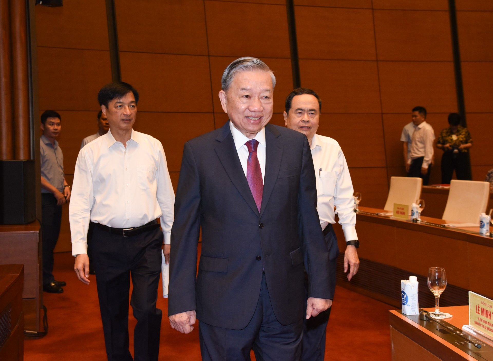 El secretario general del PCV y presidente de Vietnam, To Lam, dirige la Conferencia. El secretario general del PCV y presidente de Vietnam, To Lam, dirige la Conferencia.