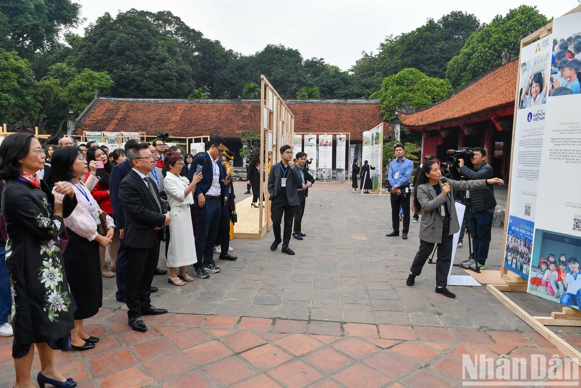 Los proyectos se exhiben con el apoyo de varias formas de multimedia. De acuerdo con el espíritu del Premio, todos los materiales utilizados son respetuosos con el medio ambiente. Después del evento, los residuos se recogerán para su reutilización.