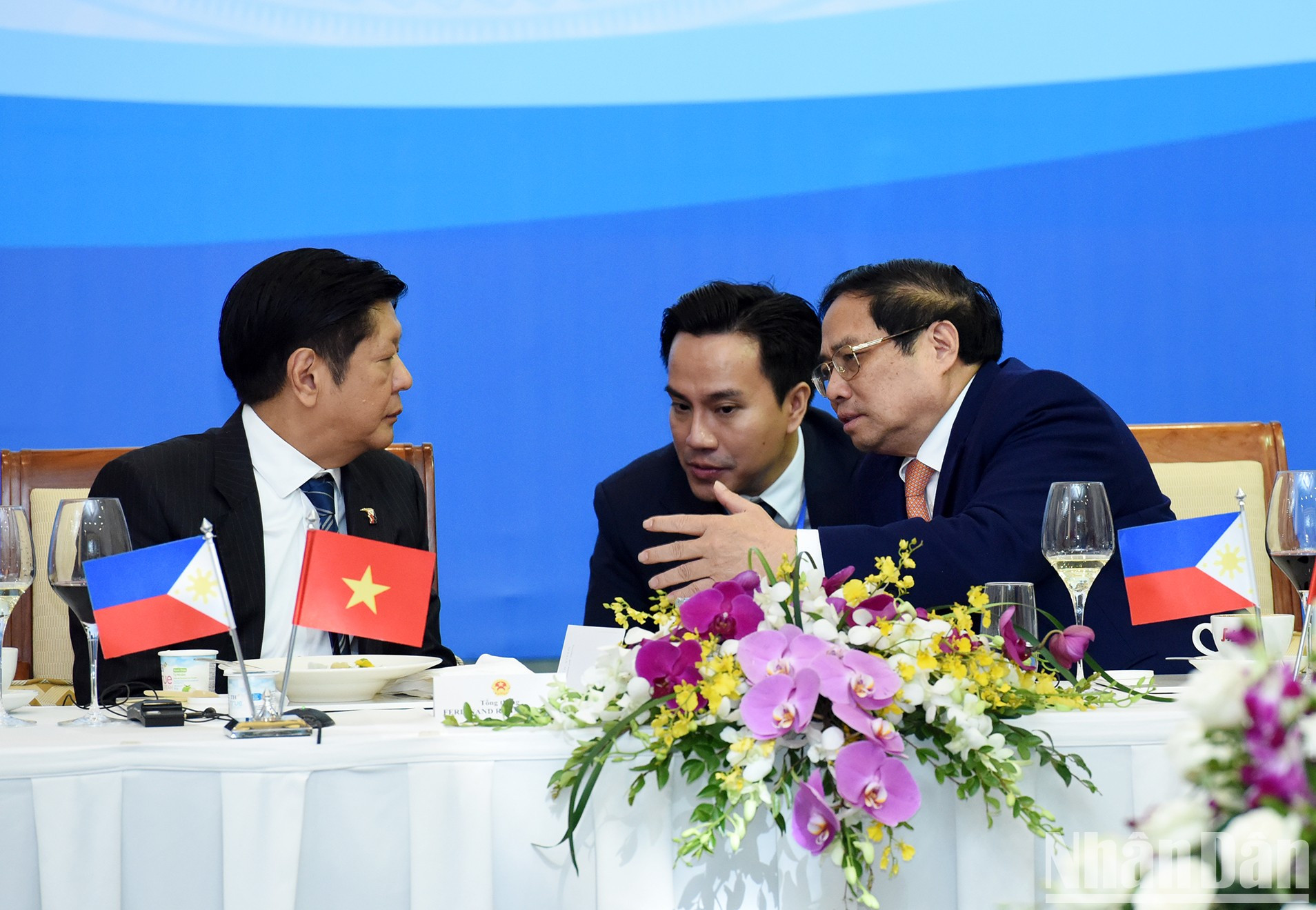 El jefe de Gobierno vietnamita, Pham Minh Chinh, y el presidente de Filipinas, Ferdinand Romualdez Marcos Jr.. El jefe de Gobierno vietnamita, Pham Minh Chinh, y el presidente de Filipinas, Ferdinand Romualdez Marcos Jr..