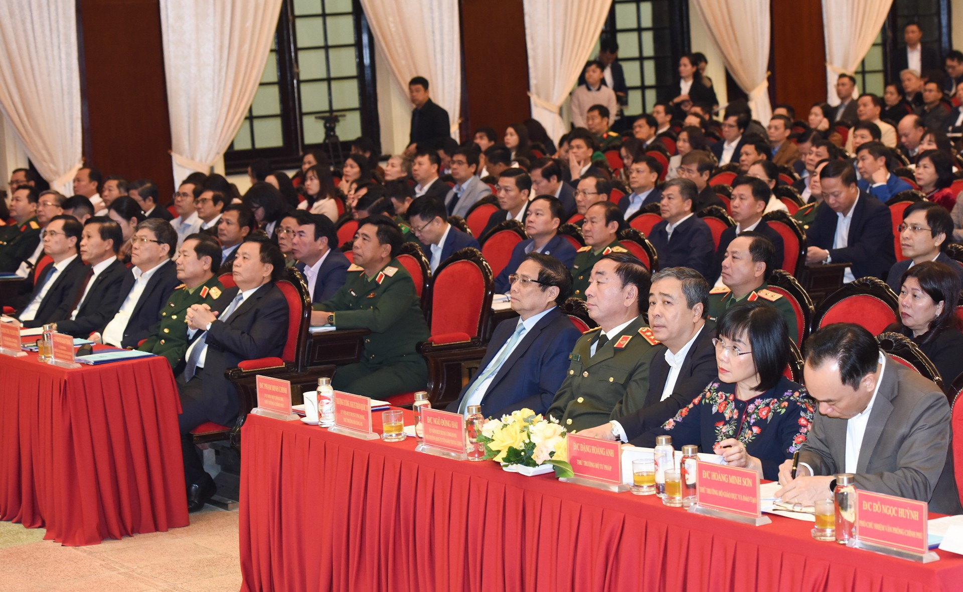 El premier vietnamita, Pham Minh Chinh y los delegados en el evento. El premier vietnamita, Pham Minh Chinh y los delegados en el evento.