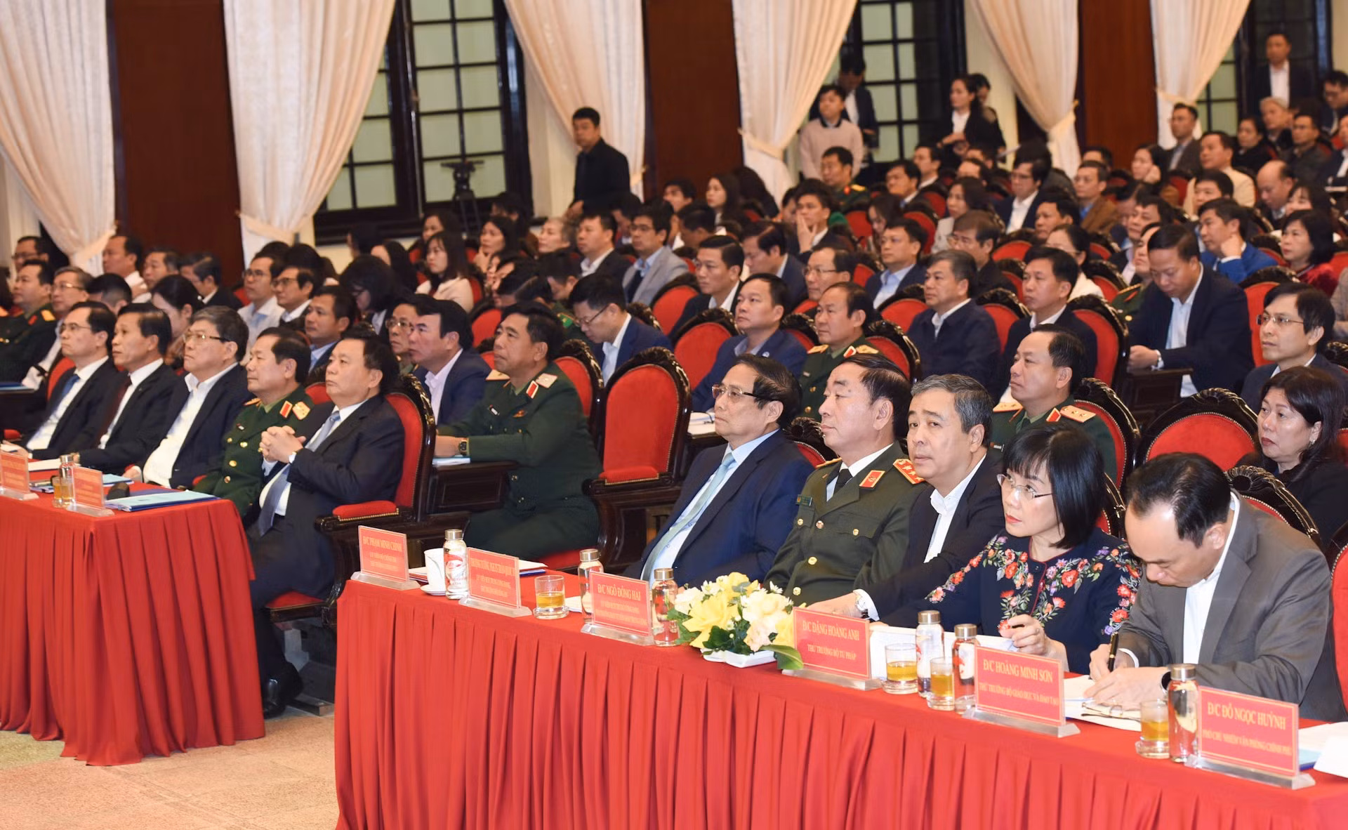 El premier vietnamita, Pham Minh Chinh y los delegados en el evento. El premier vietnamita, Pham Minh Chinh y los delegados en el evento.