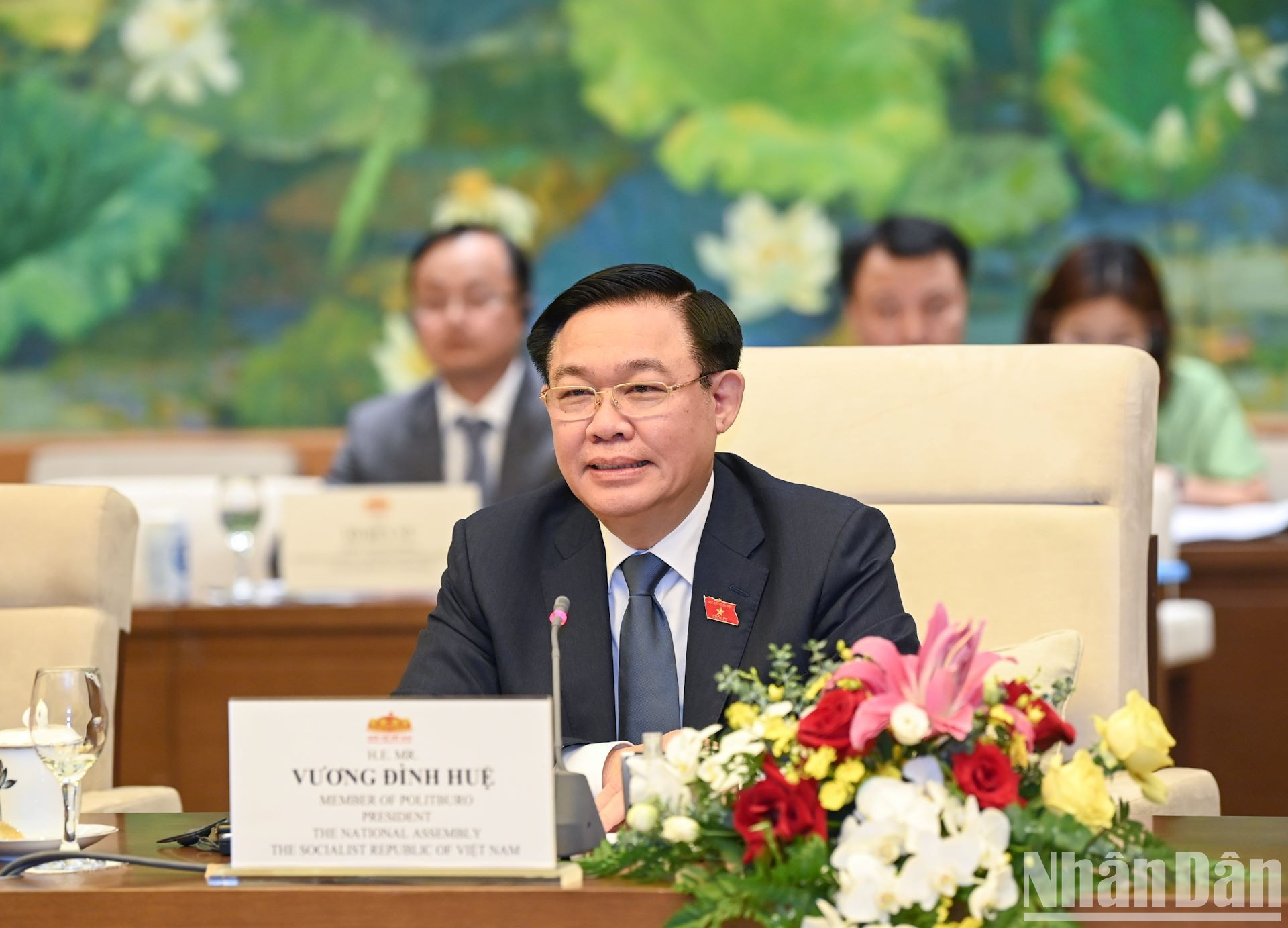 El titular del Parlamento vietnamita, Vuong Dinh Hue, habla en la cita.