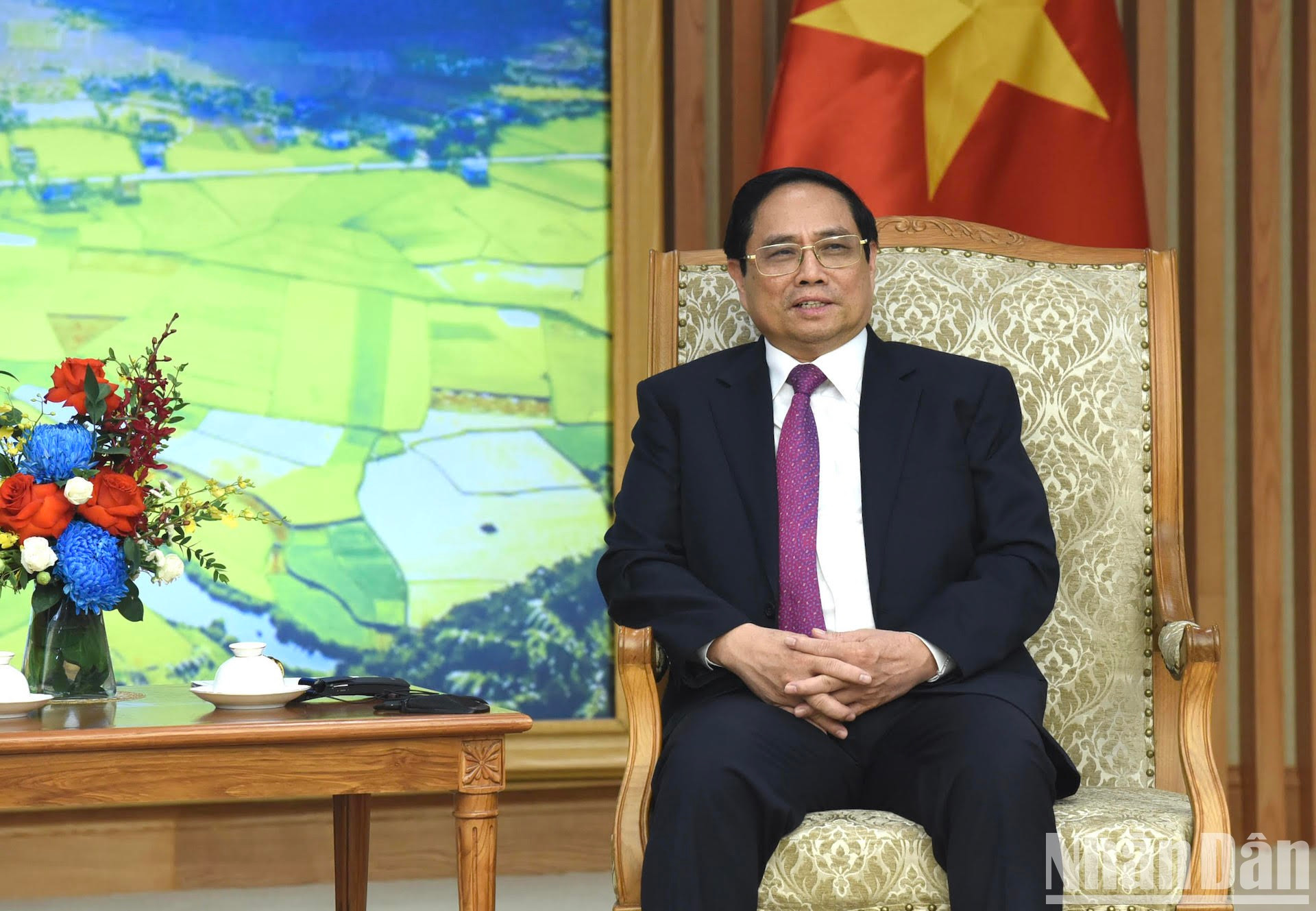 Afirmó que Vietnam persigue una política exterior de independencia, autosuficiencia, paz, amistad, cooperación, desarrollo, diversificación, multilateralización y profunda integración internacional, dispuesto a ser un amigo, un socio confiable y un miembro activo y responsable de la comunidad internacional. Afirmó que Vietnam persigue una política exterior de independencia, autosuficiencia, paz, amistad, cooperación, desarrollo, diversificación, multilateralización y profunda integración internacional, dispuesto a ser un amigo, un socio confiable y un miembro activo y responsable de la comunidad internacional.