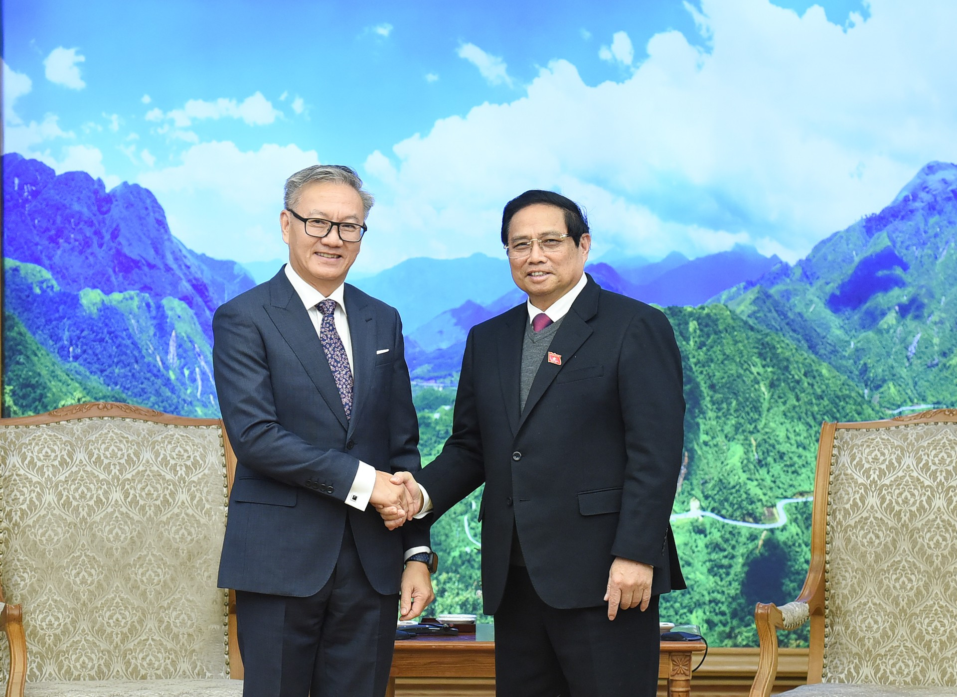El primer ministro vietnamita, Pham Minh Chinh, y el ministro de Relaciones Exteriores de Laos, Thongsavanh Phomvihane. El primer ministro vietnamita, Pham Minh Chinh, y el ministro de Relaciones Exteriores de Laos, Thongsavanh Phomvihane.