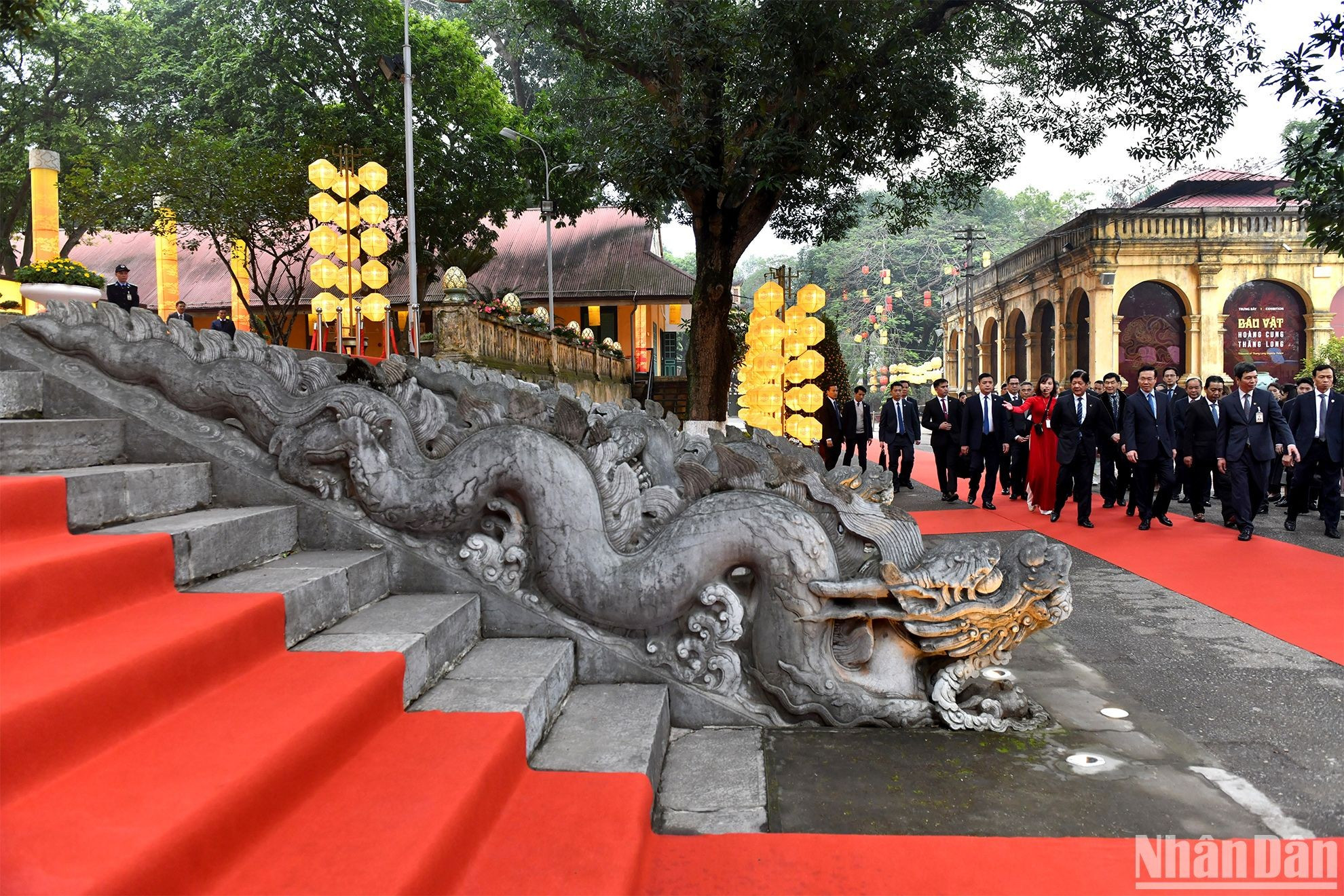 Los dos presidentes visitan la Ciudadela Imperial de Thang Long. Los dos presidentes visitan la Ciudadela Imperial de Thang Long.