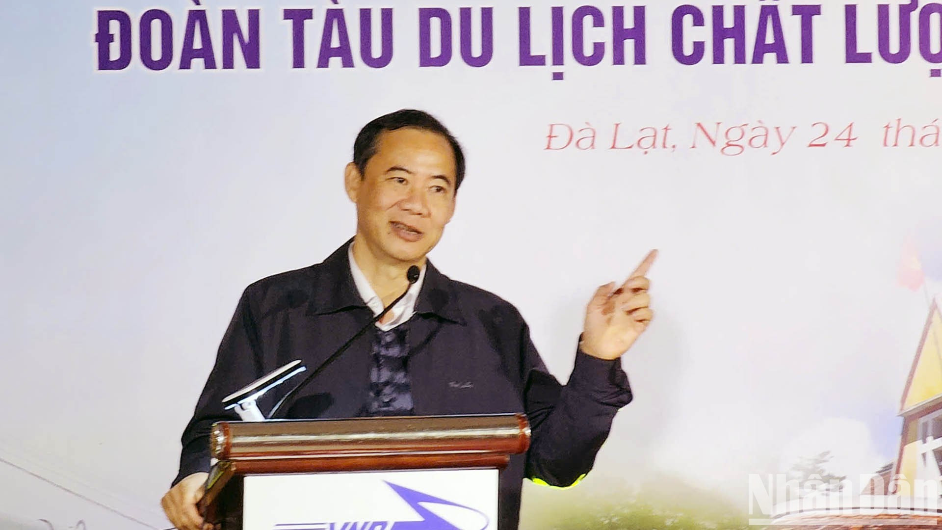 Durante la ceremonia de apertura, Nguyen Thai Hoc, secretario interino del Comité del Partido de la provincia de Lam Dong, elogió a la Corporación Ferroviaria de Vietnam por poner en marcha el nuevo tren turístico de alta calidad Da Lat-Trai Mat.