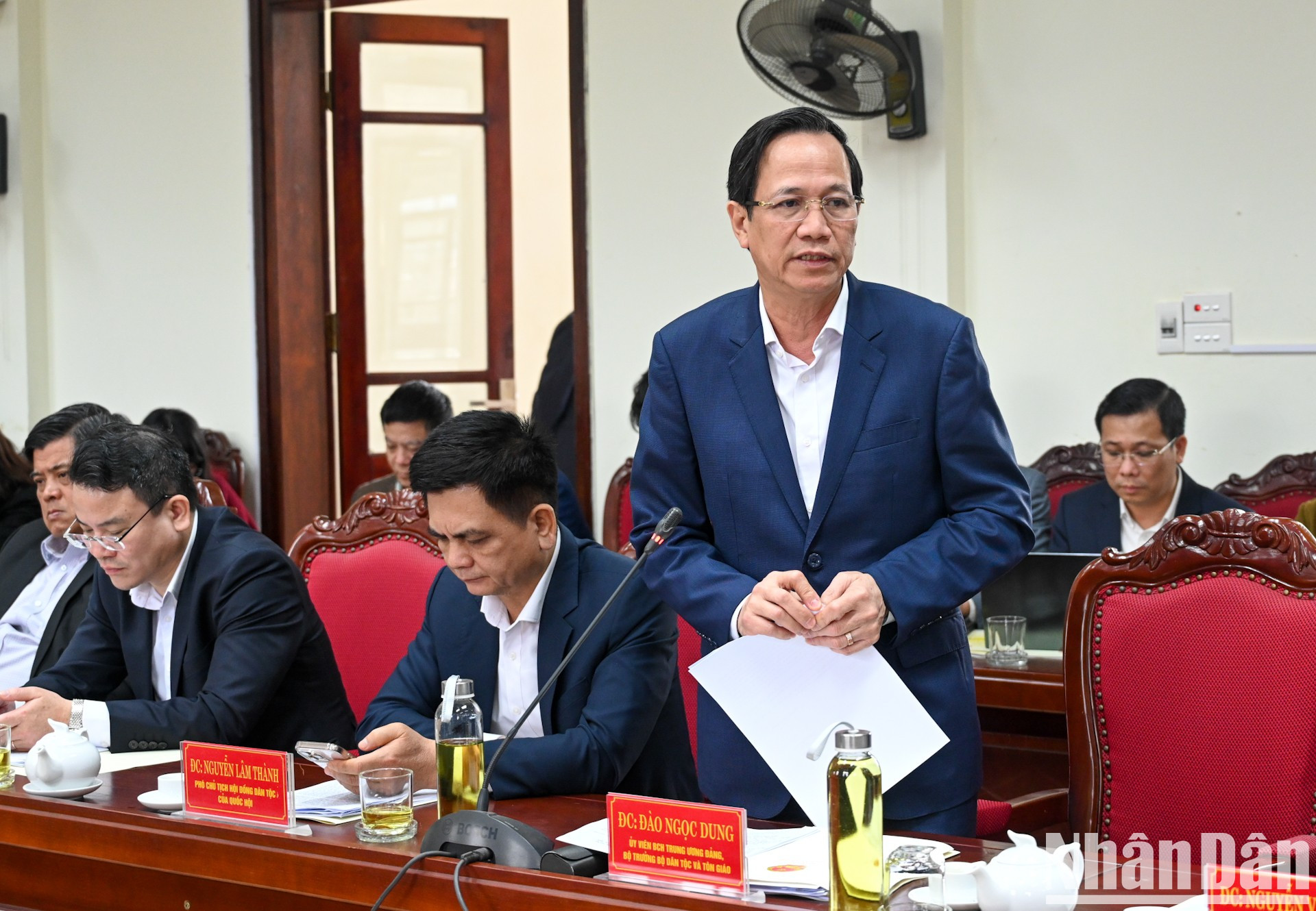 El ministro de Asuntos Étnicos y Religiosos, Dao Ngoc Dung, expresa su opinión. El ministro de Asuntos Étnicos y Religiosos, Dao Ngoc Dung, expresa su opinión.