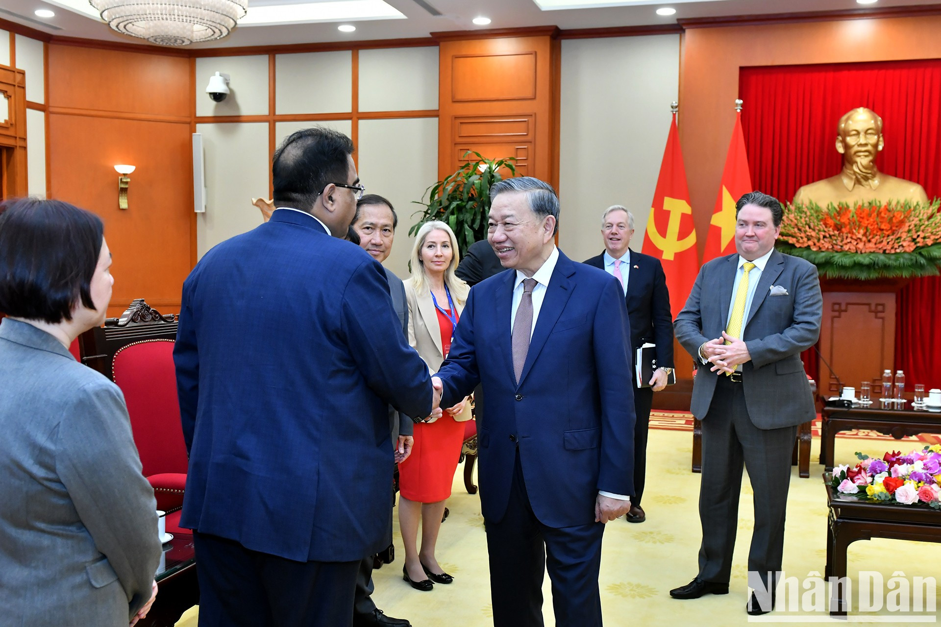 El secretario general del Partido Comunista de Vietnam, To Lam, recibe a la delegación de empresas del Consejo Empresarial Estados Unidos-Asean. El secretario general del Partido Comunista de Vietnam, To Lam, recibe a la delegación de empresas del Consejo Empresarial Estados Unidos-Asean.