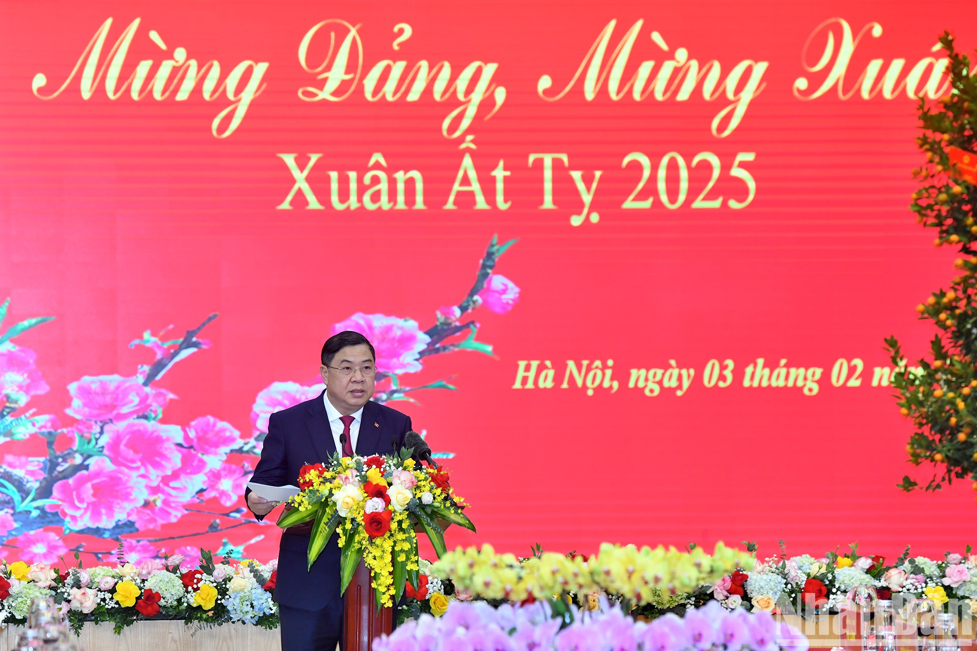 Pham Gia Tuc, subjefe de la Oficina del Comité Central del PCV, habla en la cita.