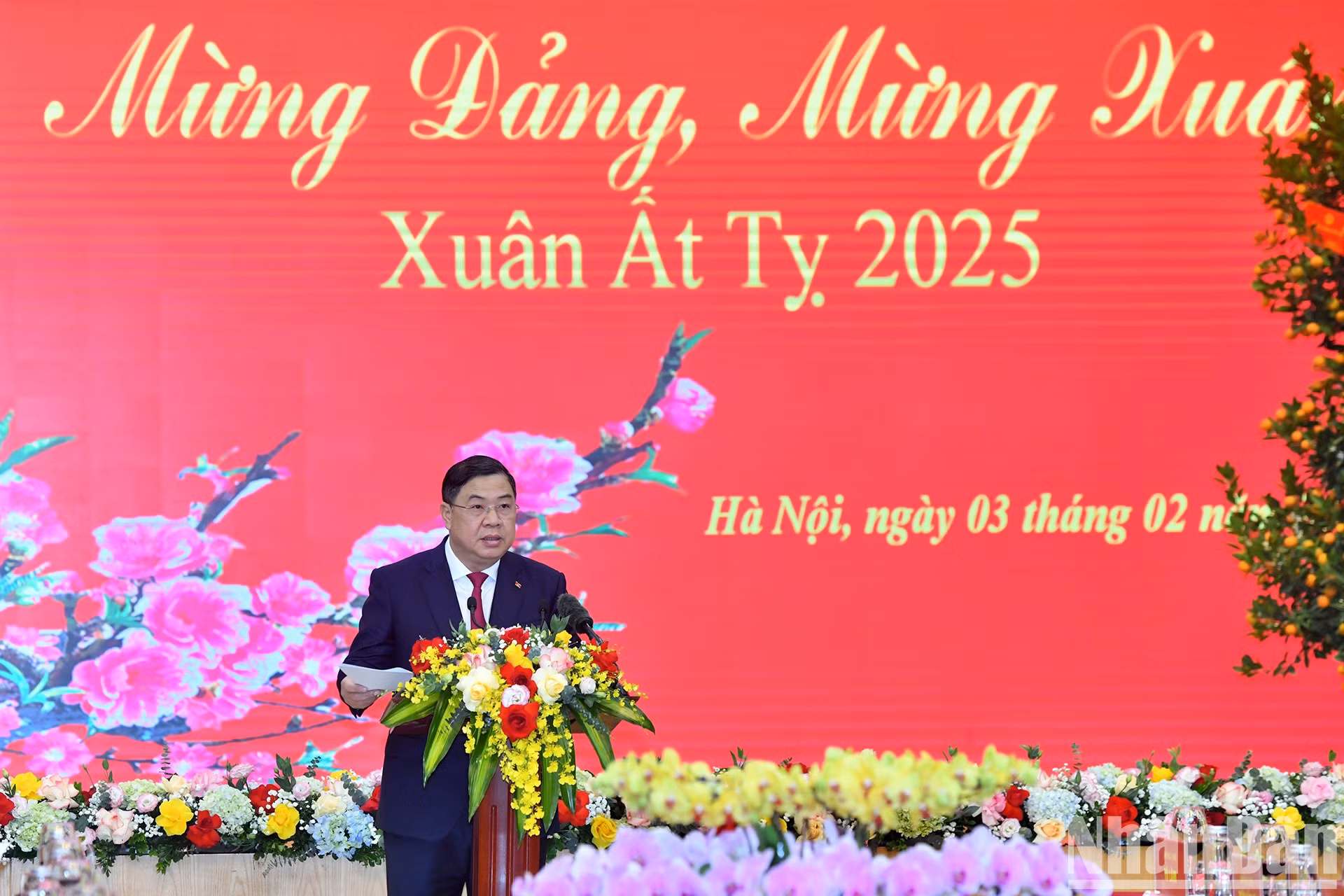 Pham Gia Tuc, subjefe de la Oficina del Comité Central del PCV, habla en la cita.