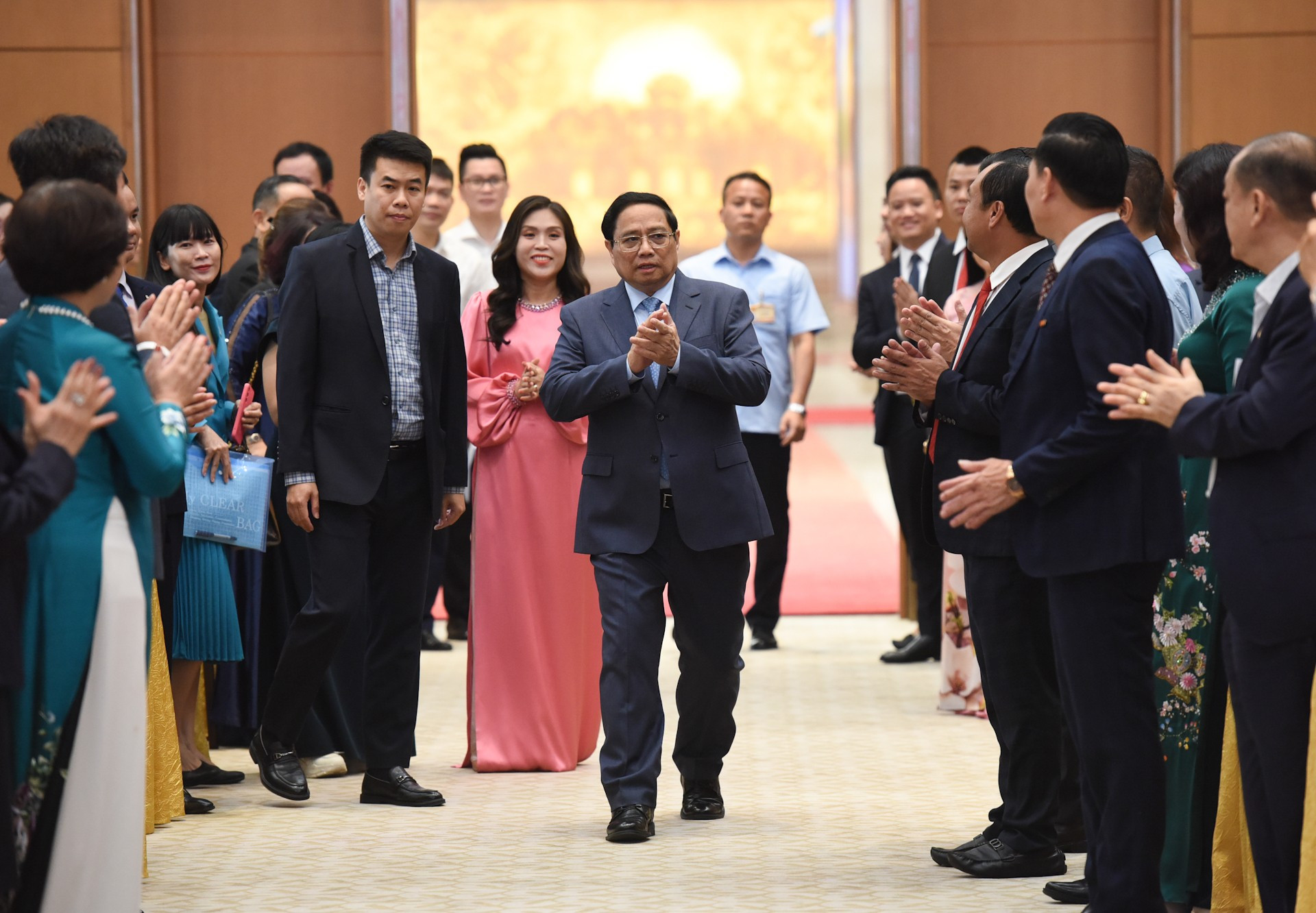 El primer ministro vietnamita, Pham Minh Chinh, asiste al evento.