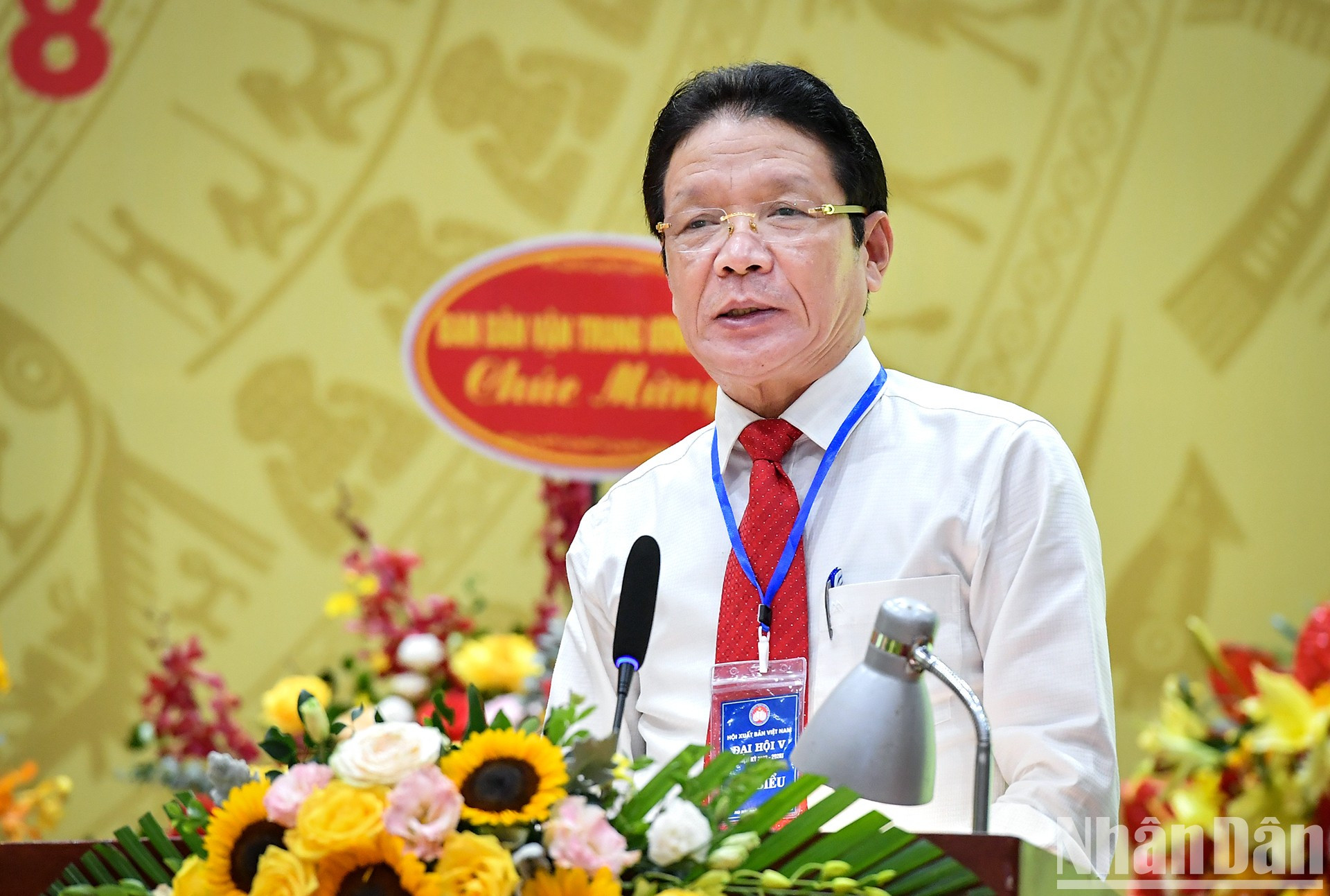Hoang Vinh Bao, presidente de la Asociación de Editoriales de Vietnam pronunció el discurso de apertura. Hoang Vinh Bao, presidente de la Asociación de Editoriales de Vietnam pronunció el discurso de apertura.