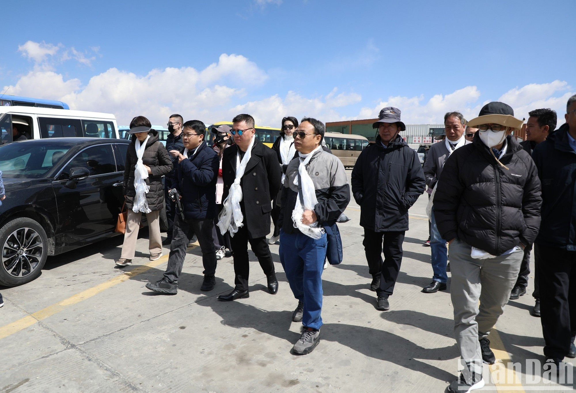 La delegación examina la situación de la protección y mejora del medio ambiente en la ciudad de Lhoka.