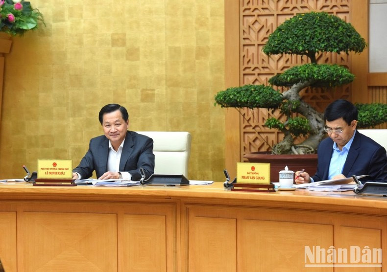 El viceprimer ministro, Le Minh Khai.