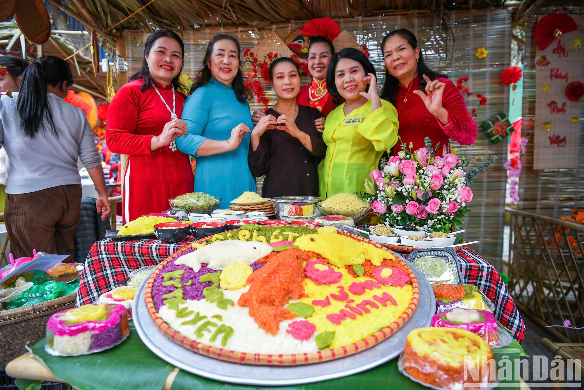Cada forma contiene un mensaje particular de los artesanos de la aldea de Phu Thuong. Cada forma contiene un mensaje particular de los artesanos de la aldea de Phu Thuong.