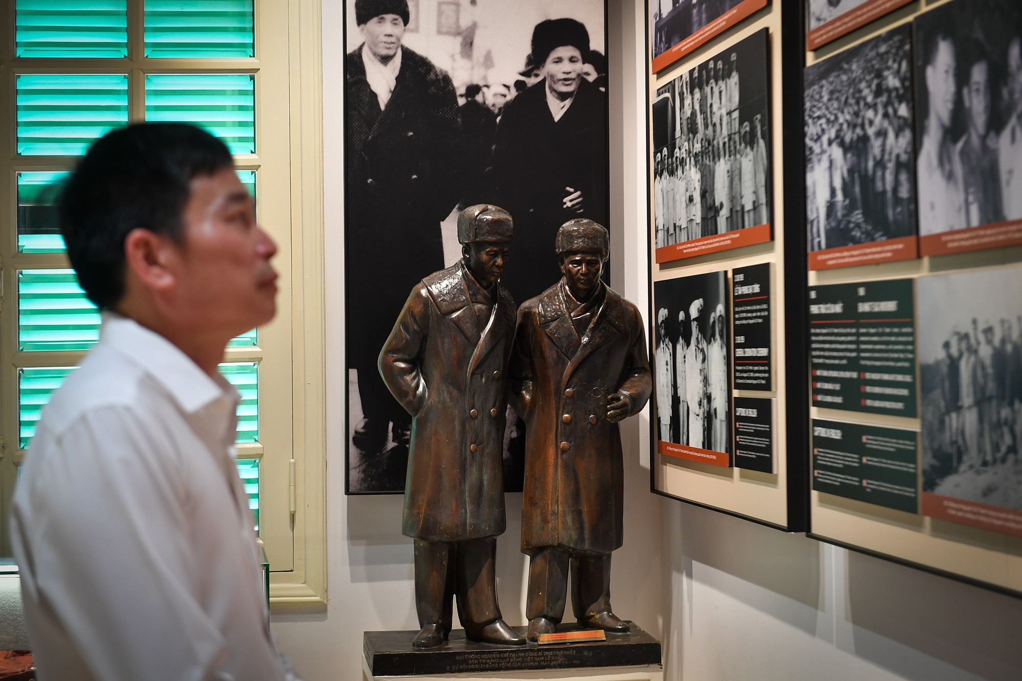 Ciudadanos visitan el Museo.
