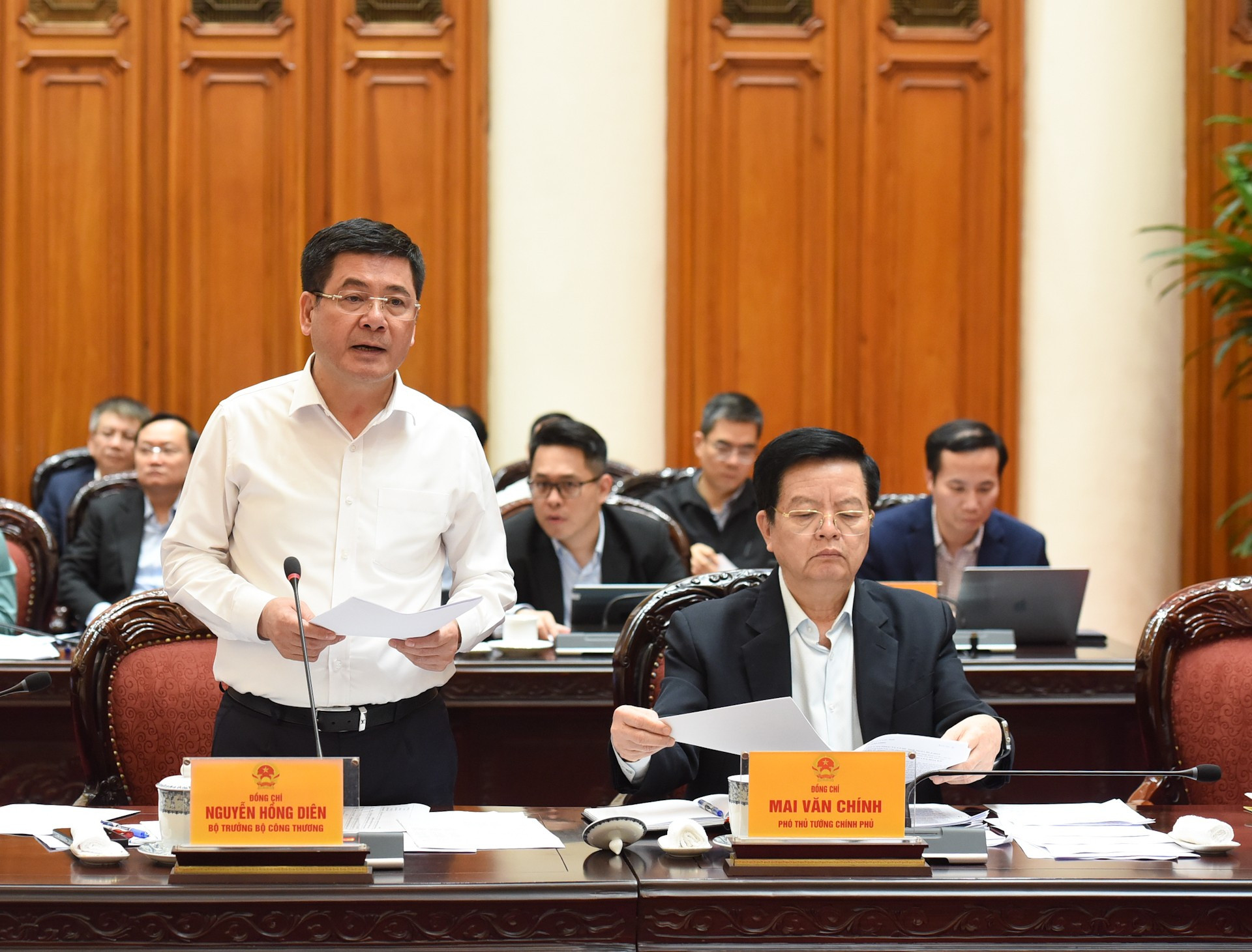 El ministro de Industria y Comercio, Nguyen Hong Dien, interviene en la cita. El ministro de Industria y Comercio, Nguyen Hong Dien, interviene en la cita.