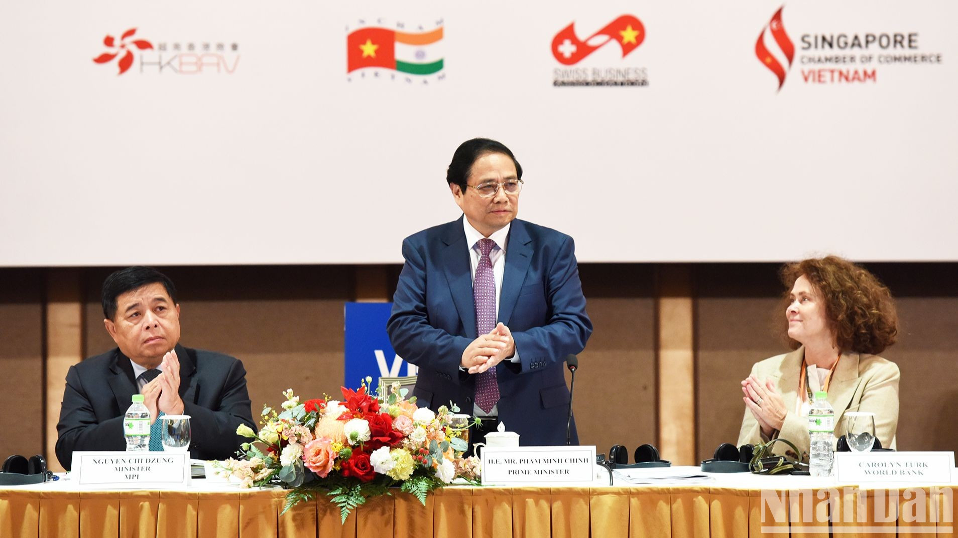 [Foto] Premier vietnamita asiste a Foro Empresarial de Vietnam