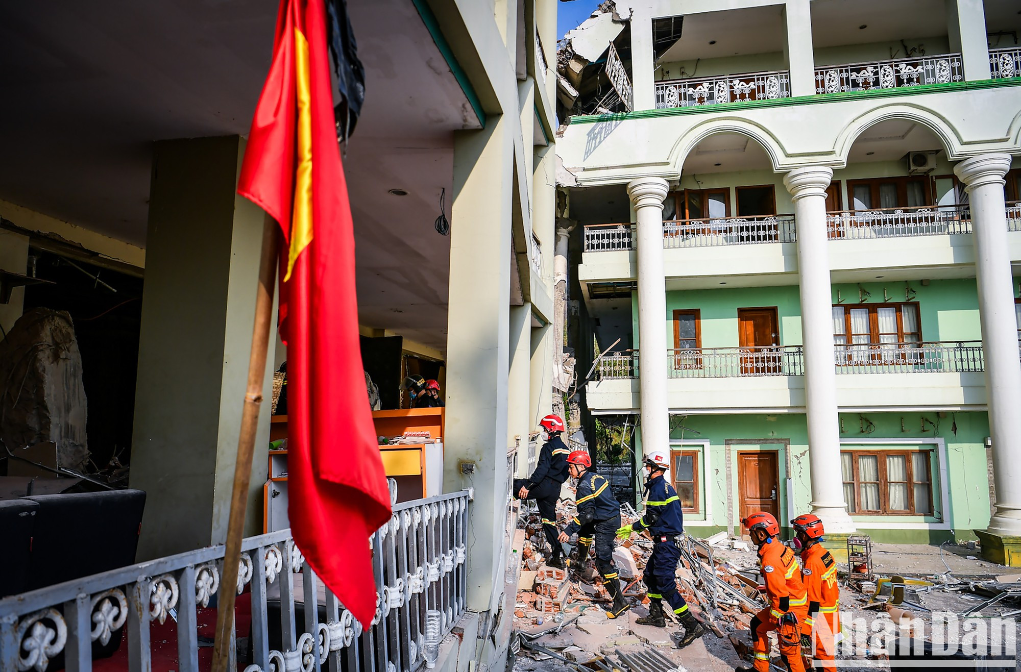 Coordinación fluida entre los equipos de rescate de Vietnam y Myanmar. Coordinación fluida entre los equipos de rescate de Vietnam y Myanmar.