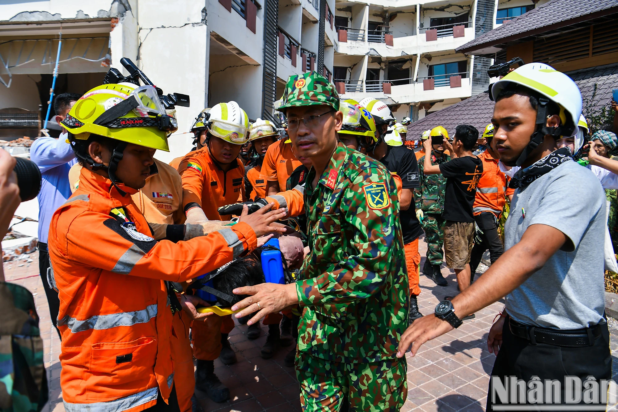 [Foto] Recuerdan impresionantes momentos del equipo de rescate vietnamita en Myanmar